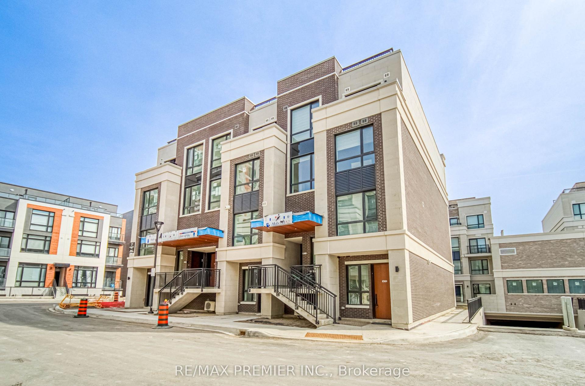 7 Red Squirrel Lane E202 #E202, Richmond Hill — Condo Town for lease, photo 1