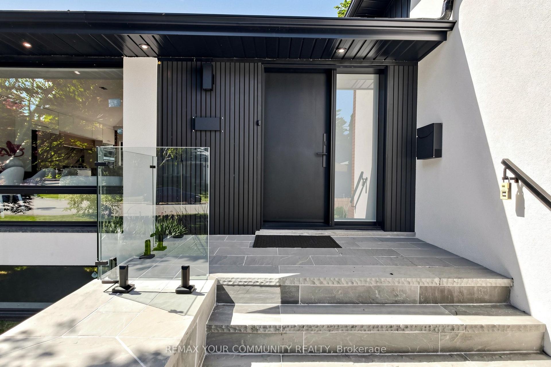 35 Geraldton Crescent, Toronto — Detached for sale, photo 1