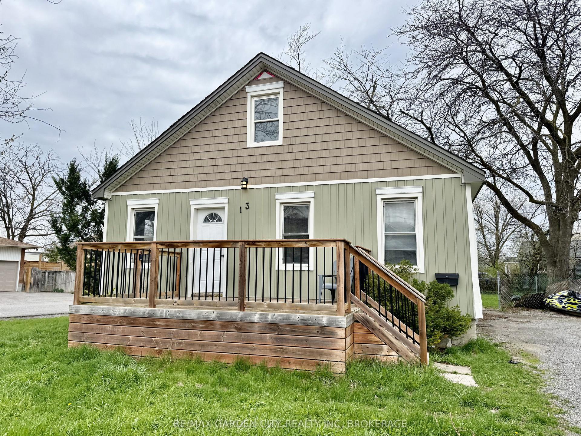 13 ROCKWOOD Avenue — photo 1