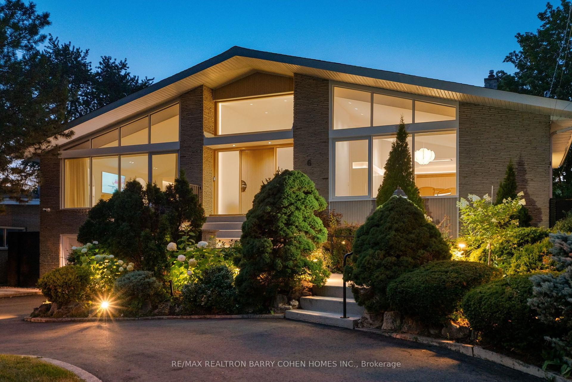 6 Denmark Crescent, Toronto — Detached for sale, photo 1