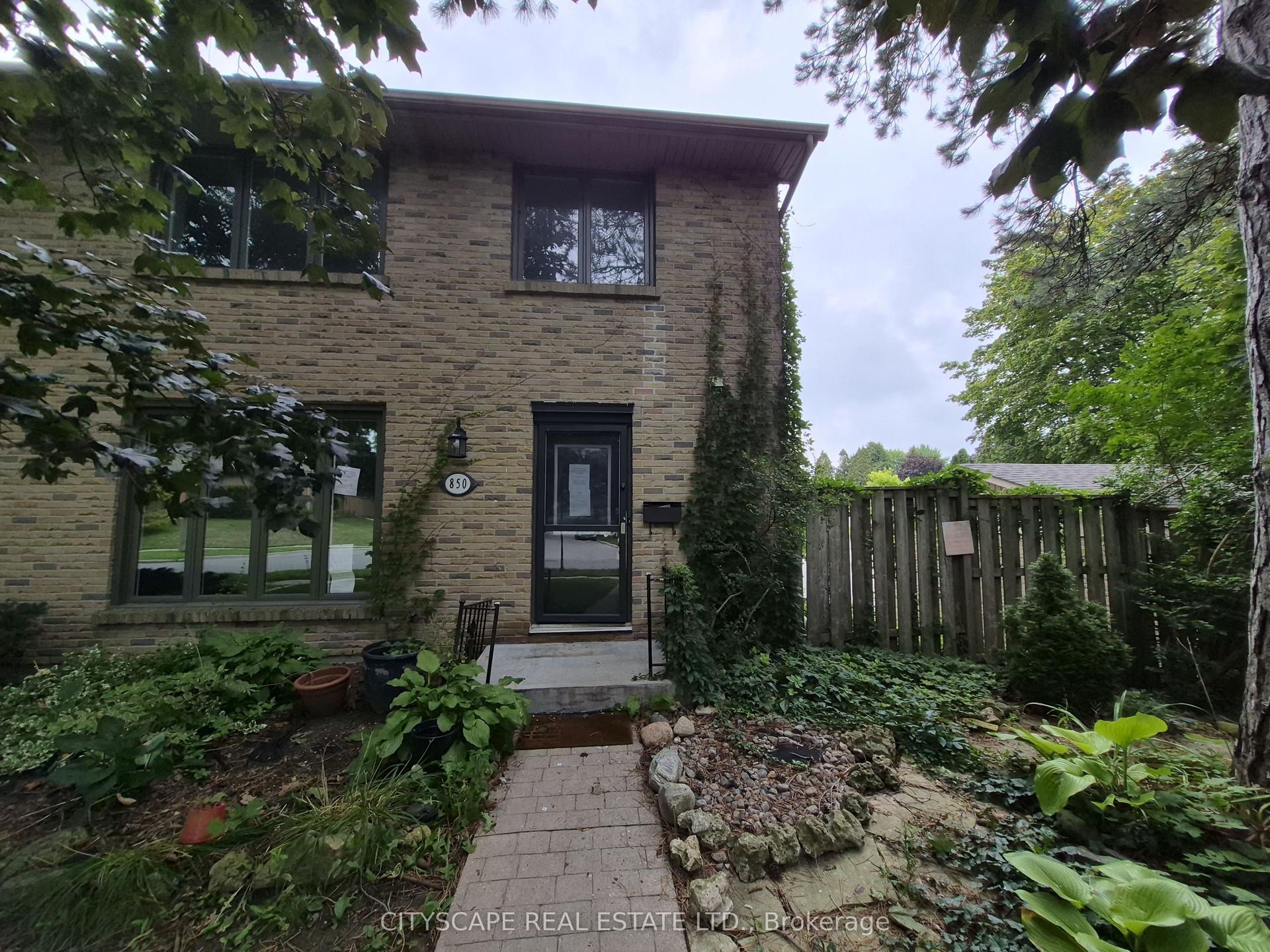 850 Berkshire Drive 8 #8, London South — Condo Town for sale, photo 1