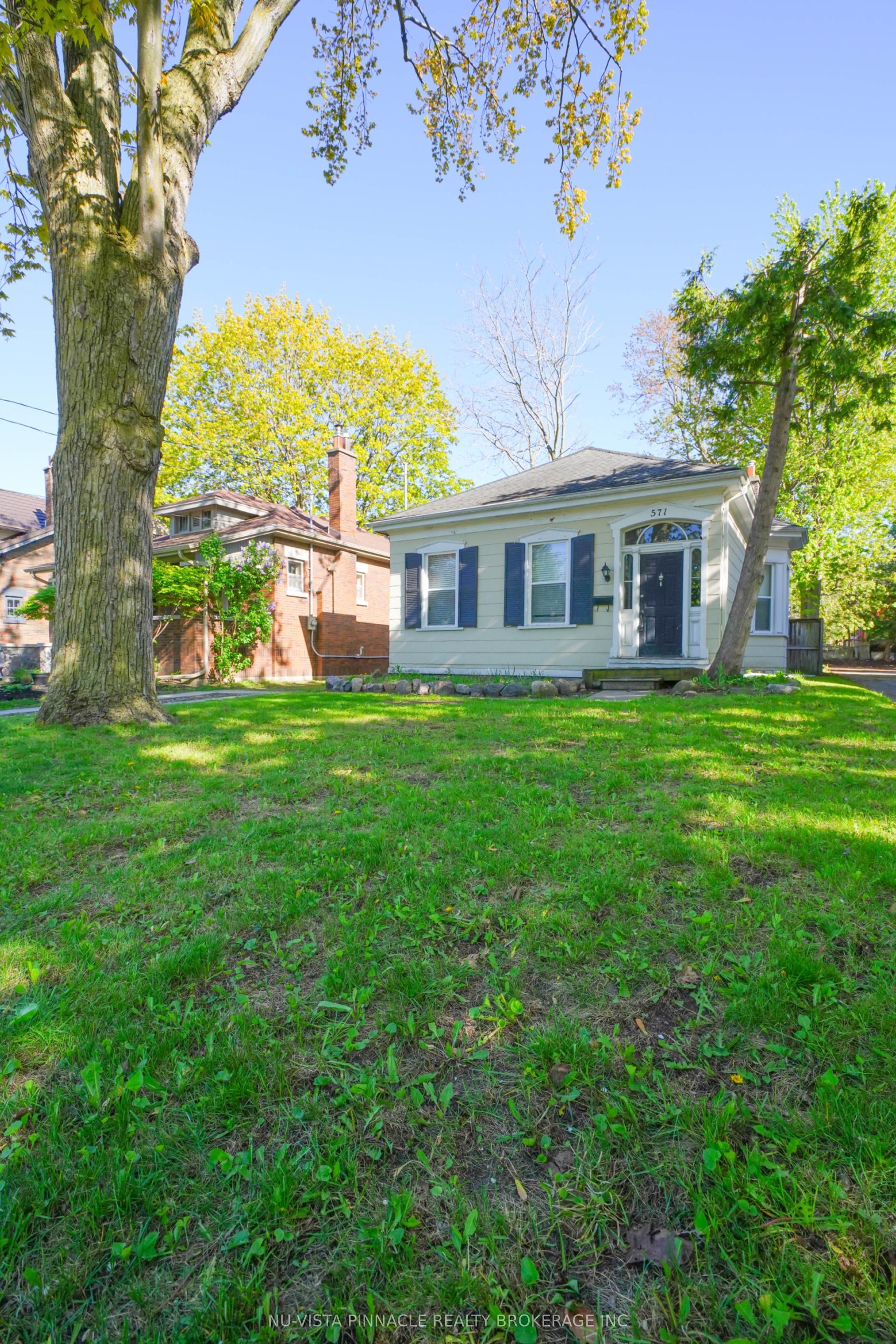 571 Dufferin Avenue, London East — Detached for sale, photo 1
