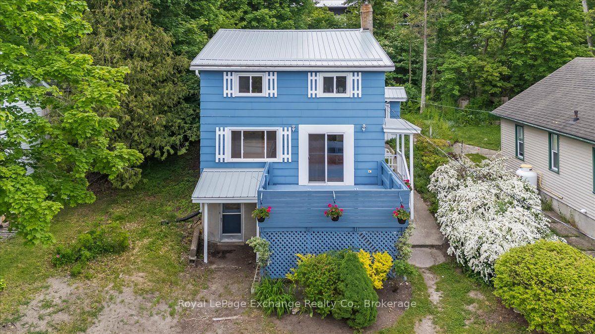 909 McDonald Avenue — photo 1