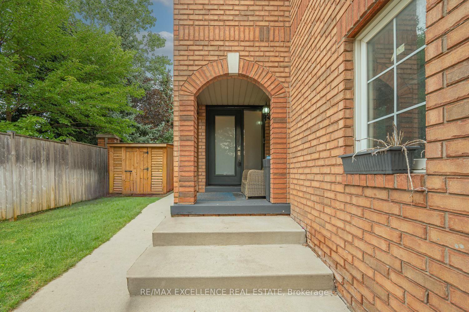 20 Manett Crescent, Brampton — Semi-Detached for sale, photo 1