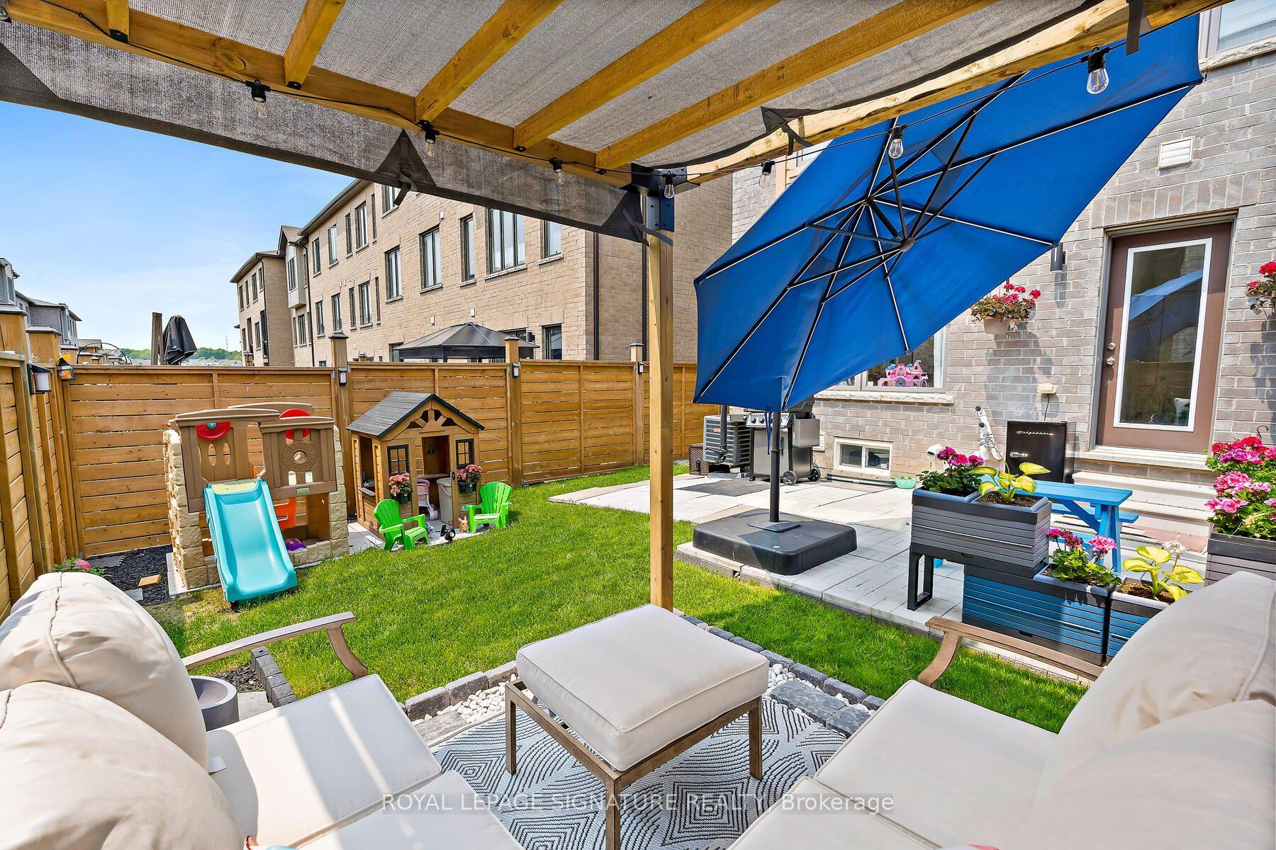 168 Tango Crescent, Newmarket — Townhouse for sale, photo 1