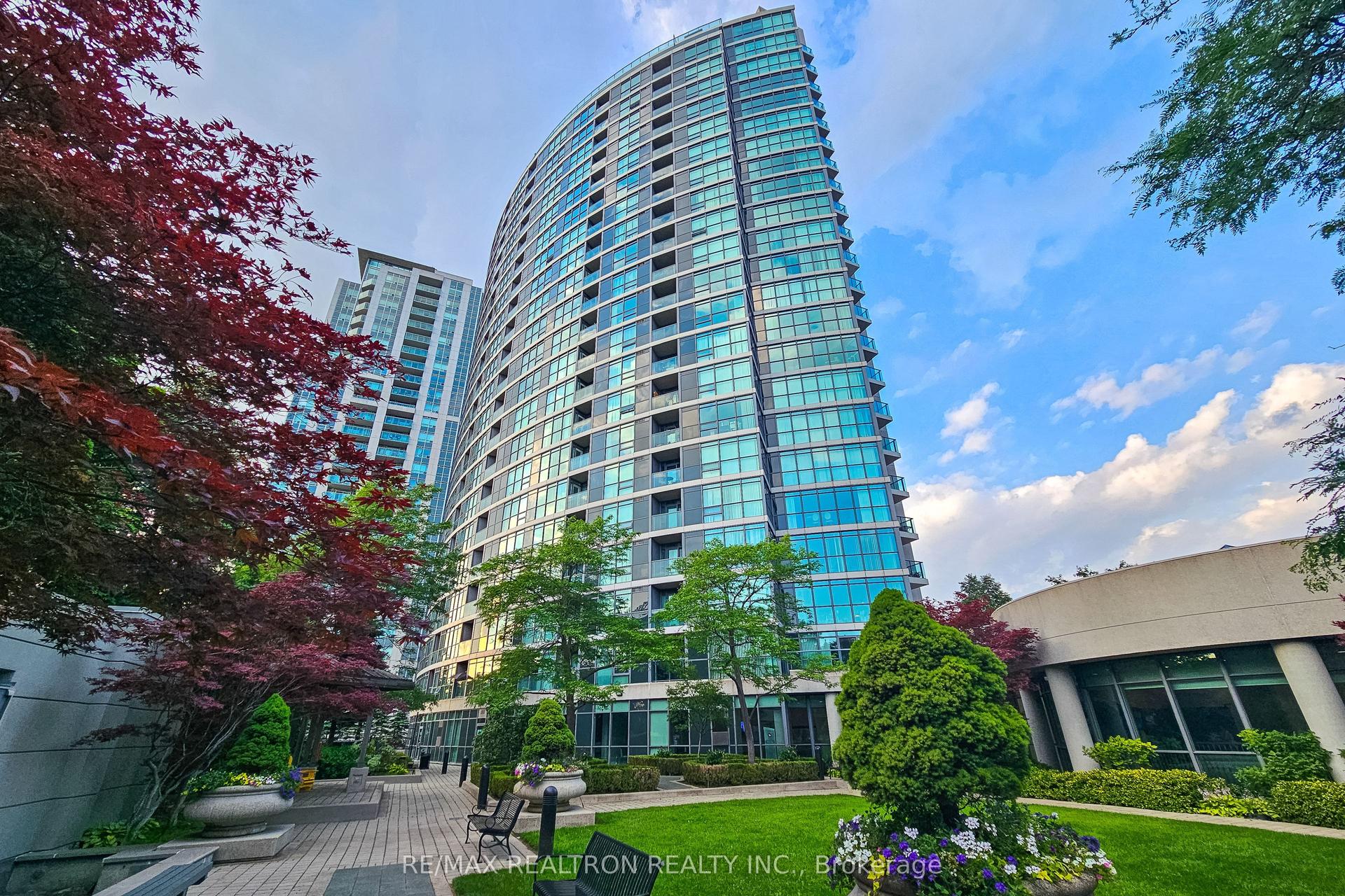 28 Harrison Garden Boulevard S 1103 #1103 — photo 1