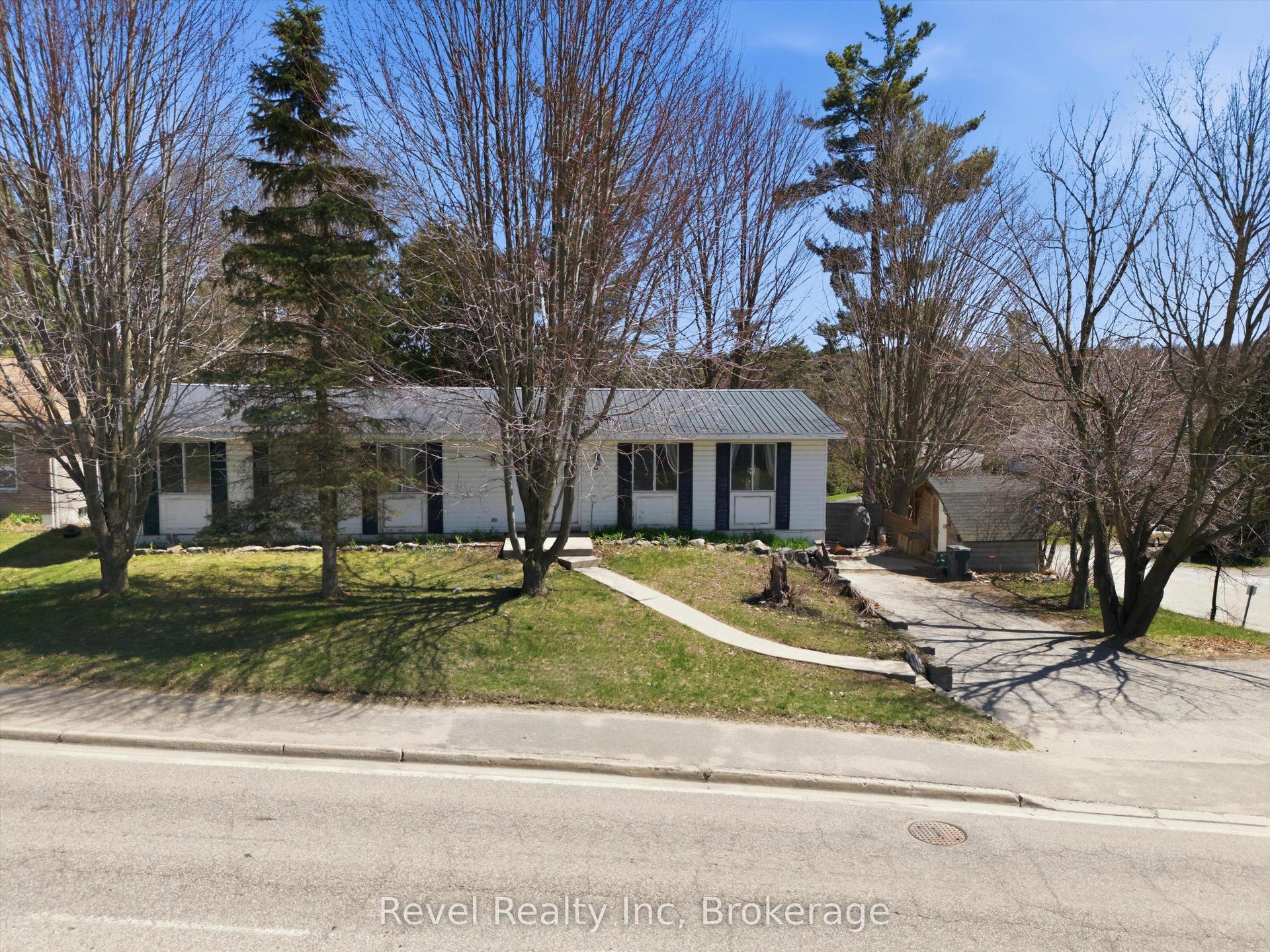 3 Wellington Street — photo 1