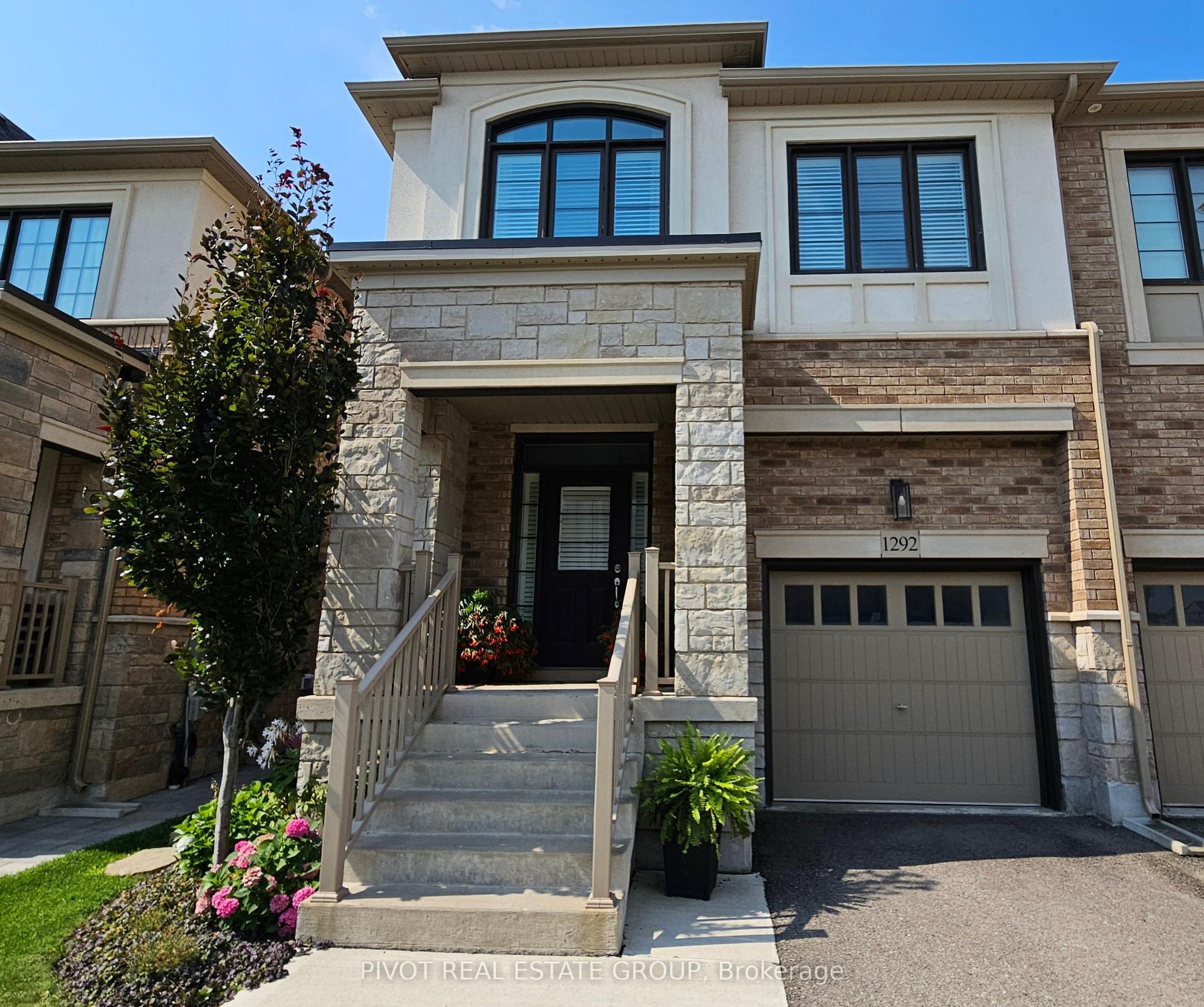 1292 Clarriage Court, Milton — Semi-Detached for sale, photo 1