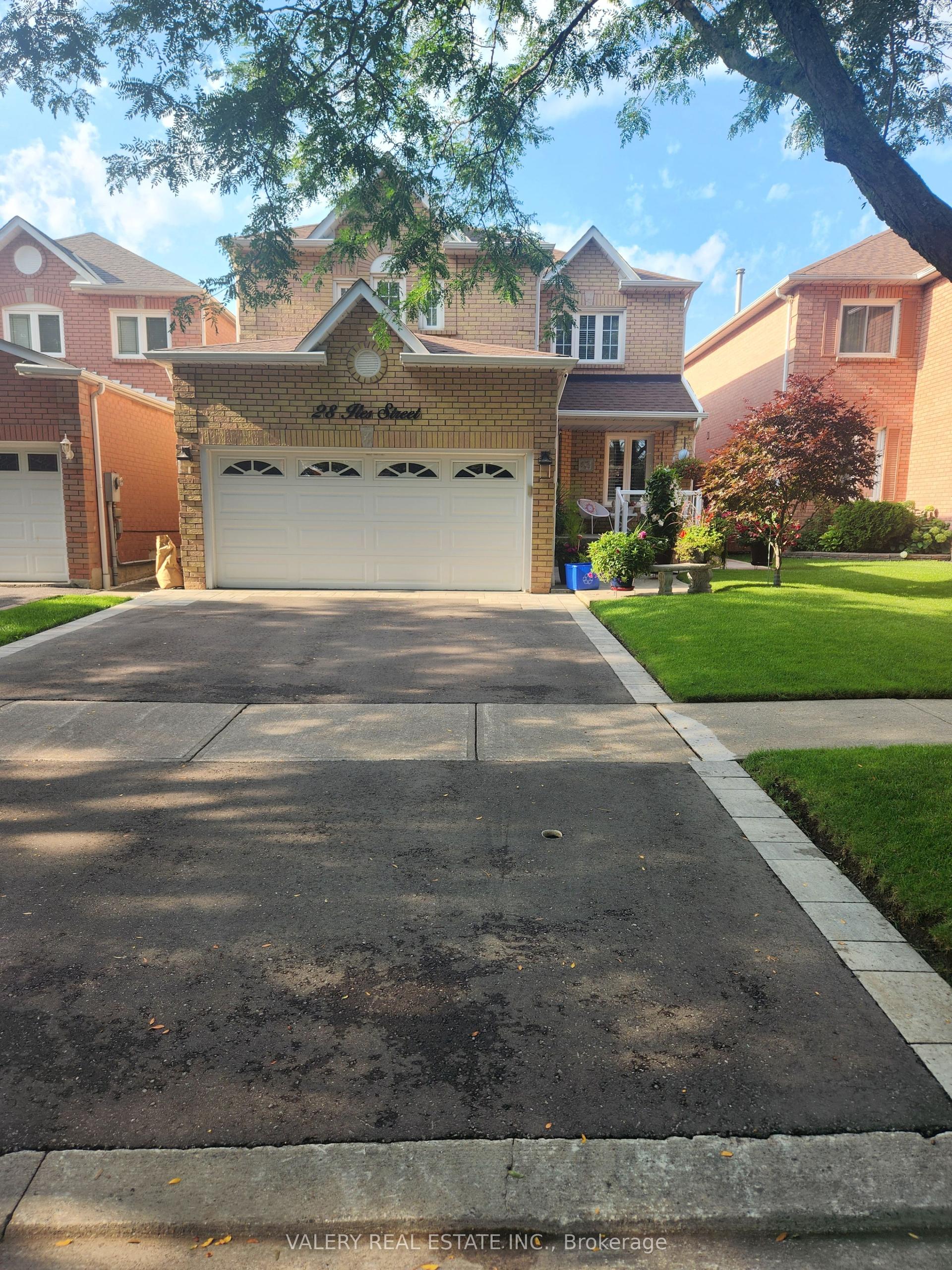 28 Iles Street, Ajax — Detached for lease, photo 1