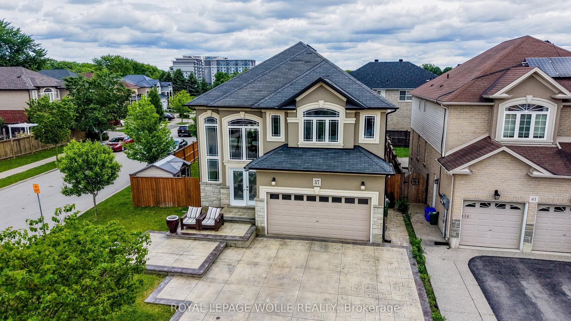 37 Davinci Boulevard — photo 1
