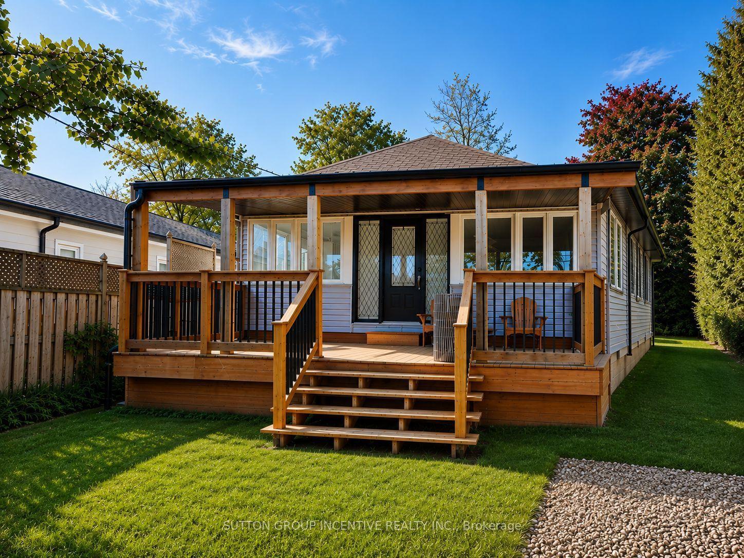 1556 Houston Avenue, Innisfil — Detached for sale, photo 1