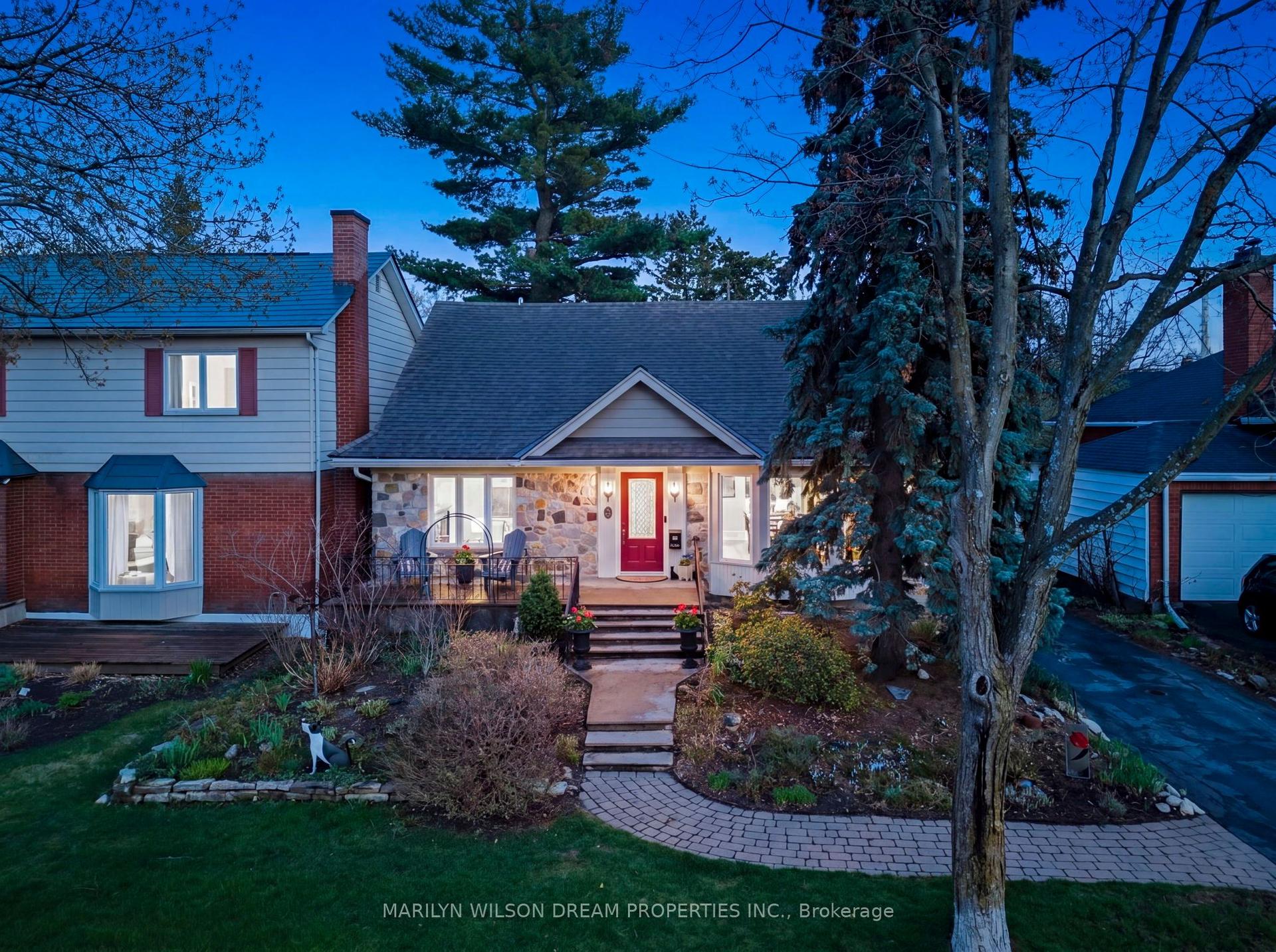 16 Avenue Road — photo 1