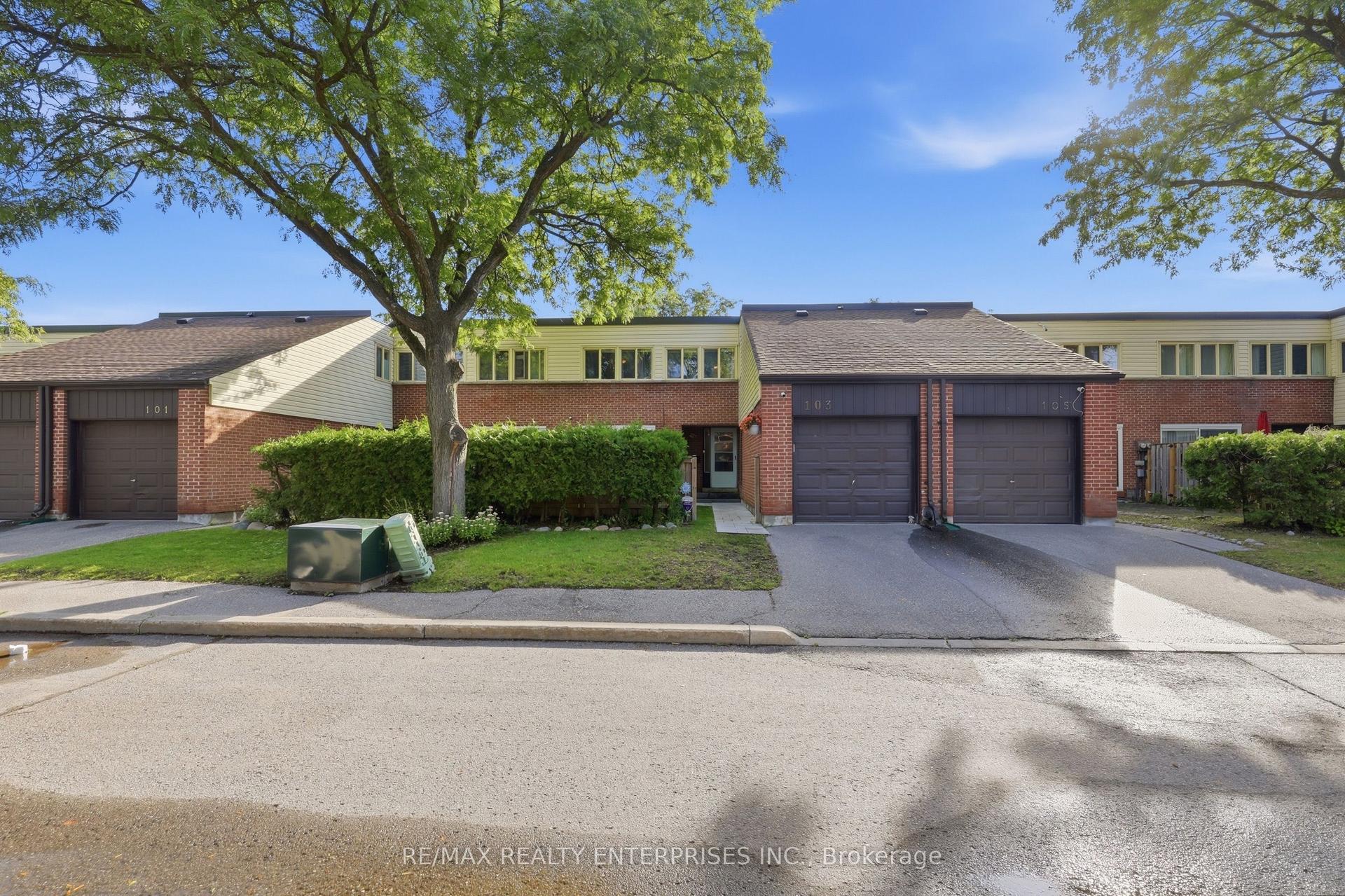155 Glovers Road 103 #103, Oshawa — Condo Town for lease, photo 1
