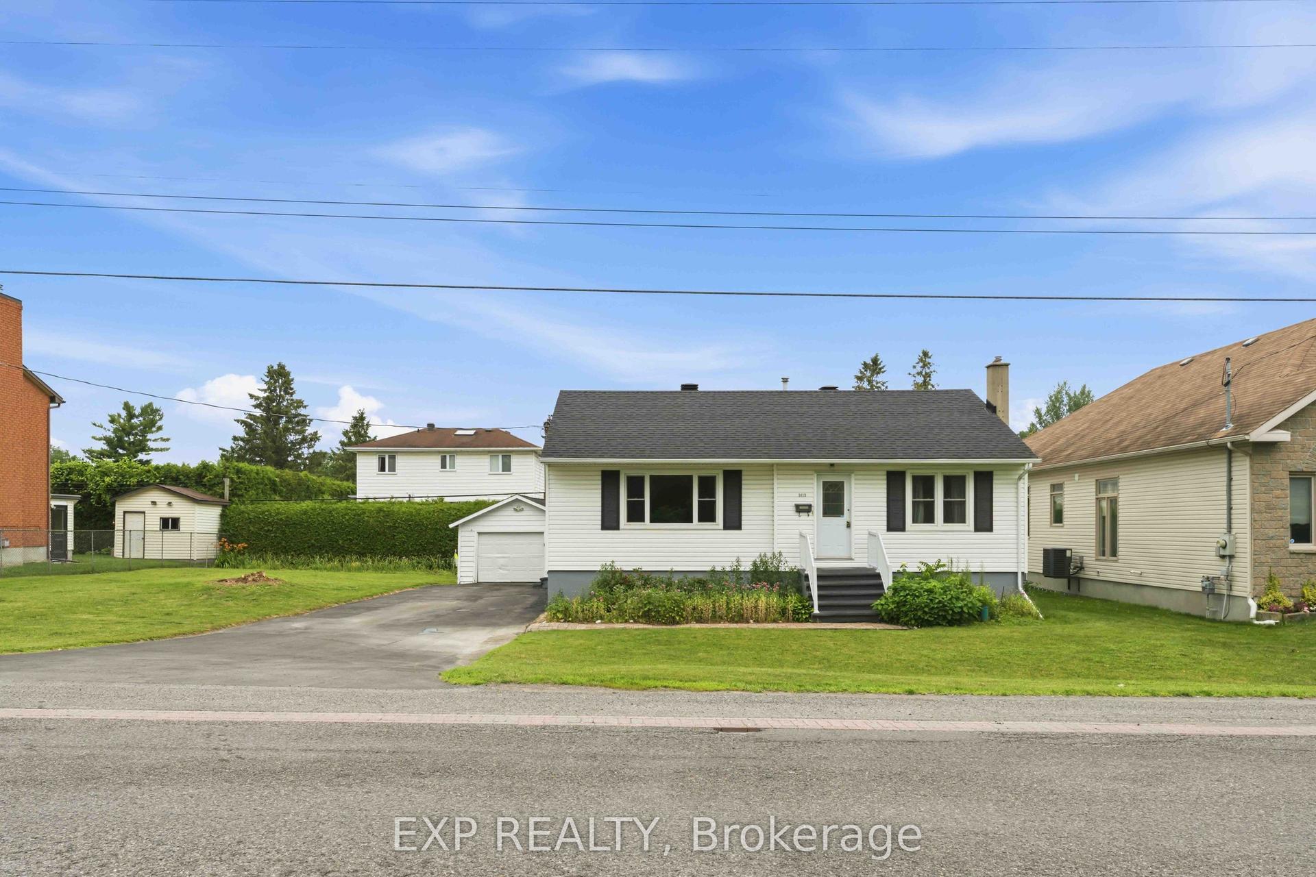 1613 Queensdale Avenue, Blossom Park - Airport and Area — Detached for sale, photo 1