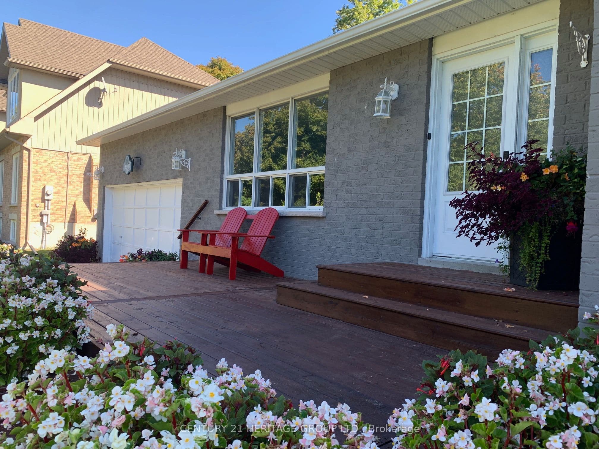 23 Amberglen Court — photo 1