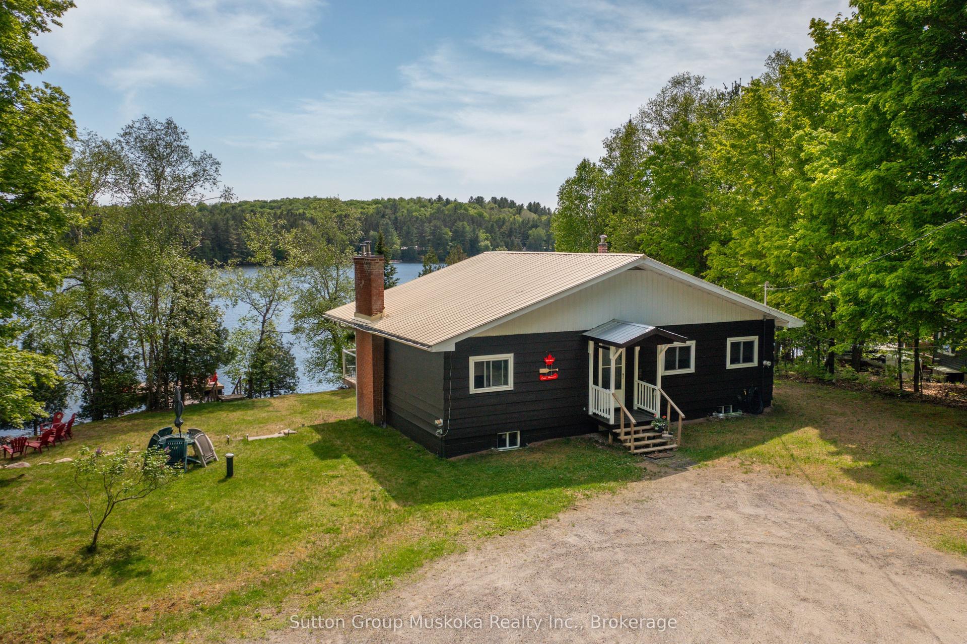 562 and 568 E East Waseosa Lake Road, Huntsville — Detached for sale, photo 1