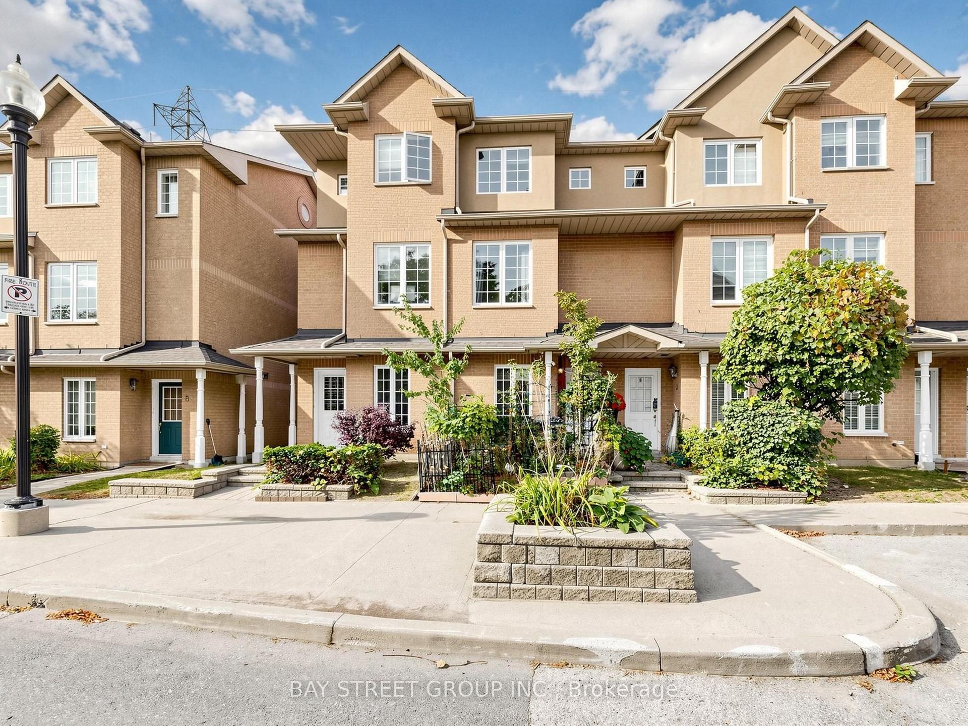 4 St Moritz Way 2 #2, Markham — Condo Town for sale, photo 1
