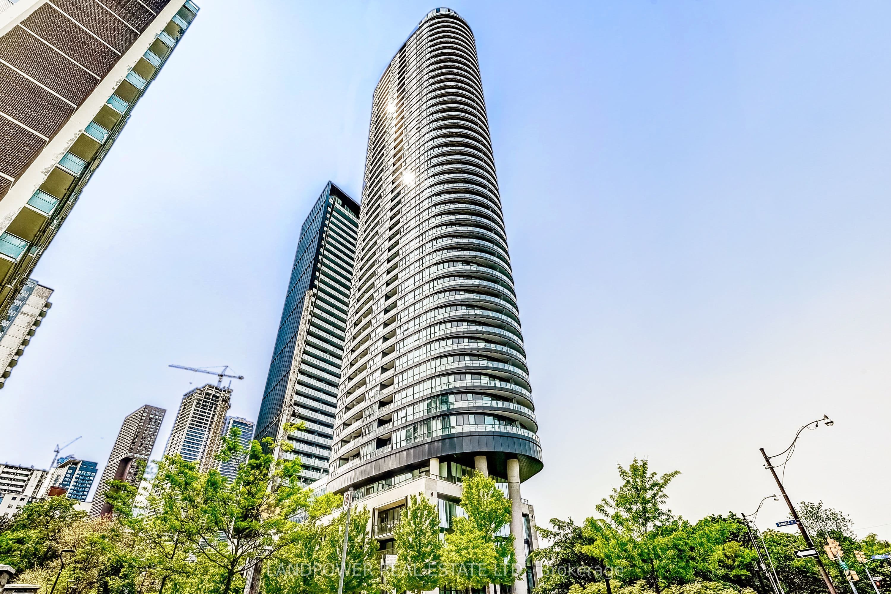 585 Bloor Street E 415 #415 — photo 1