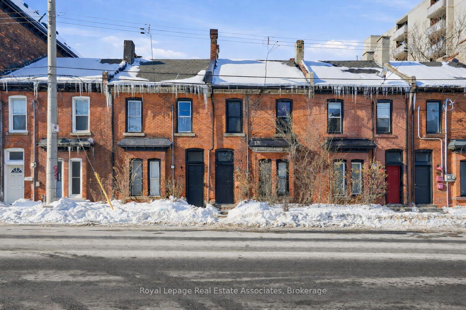 51 Wellington Street N — photo 1
