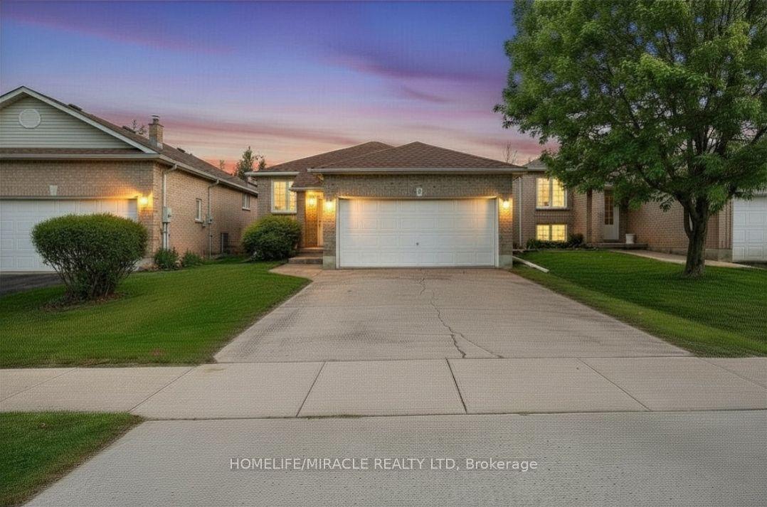 8 Bradley Lane — photo 1