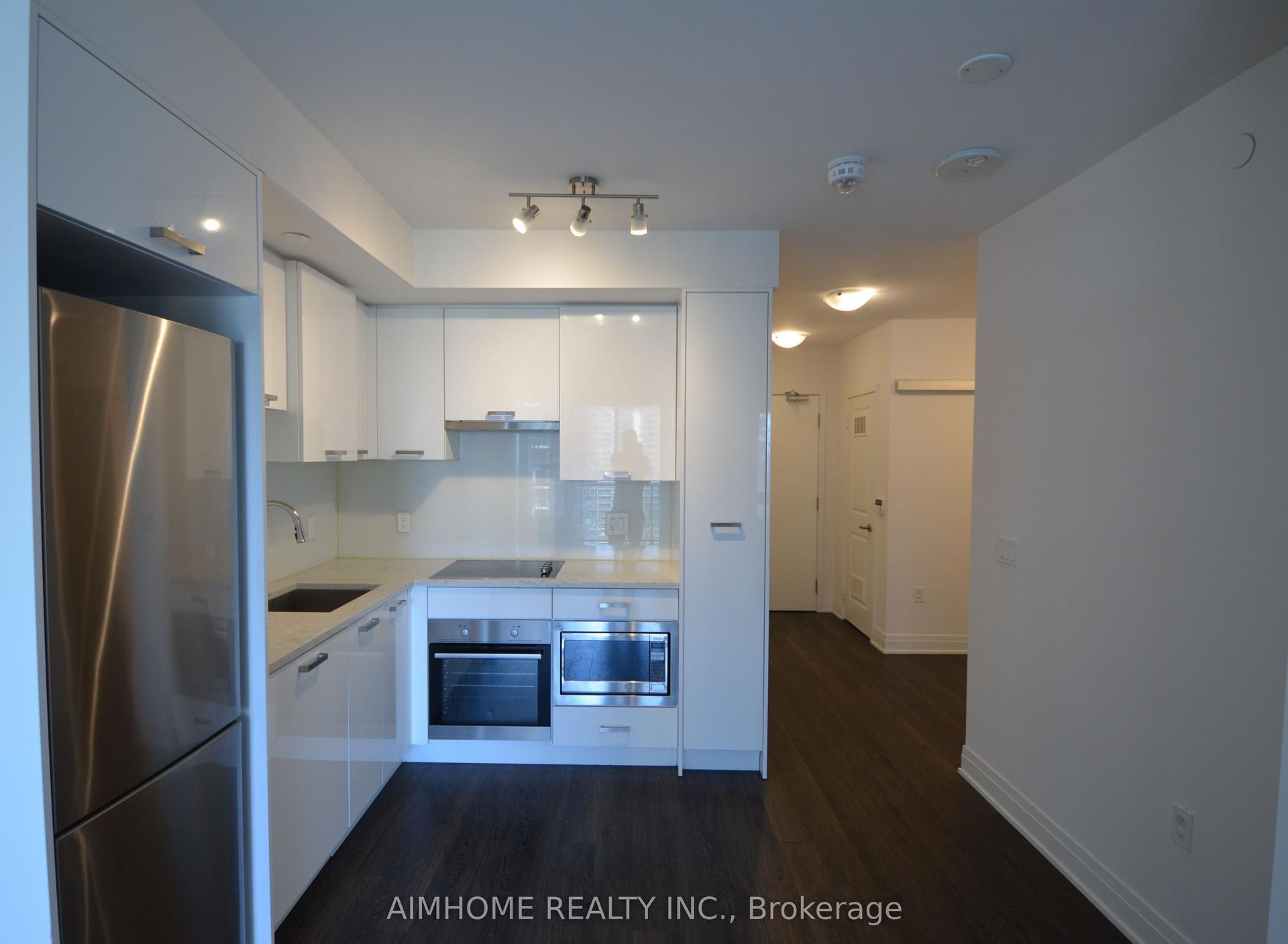 99 Broadway Avenue 2202 #2202, Toronto — Condo for lease, photo 1