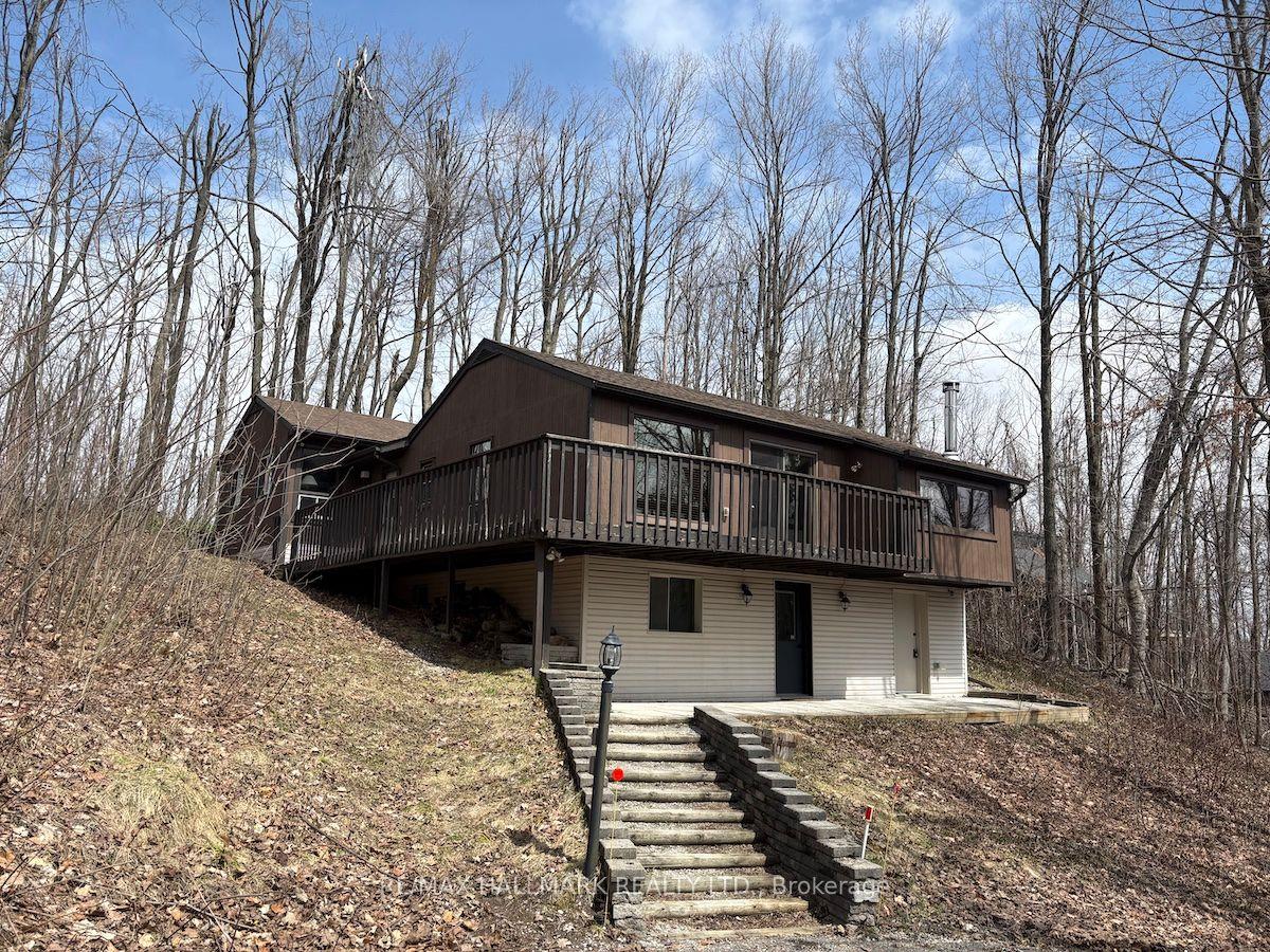 33 Huron Woods Drive — photo 1