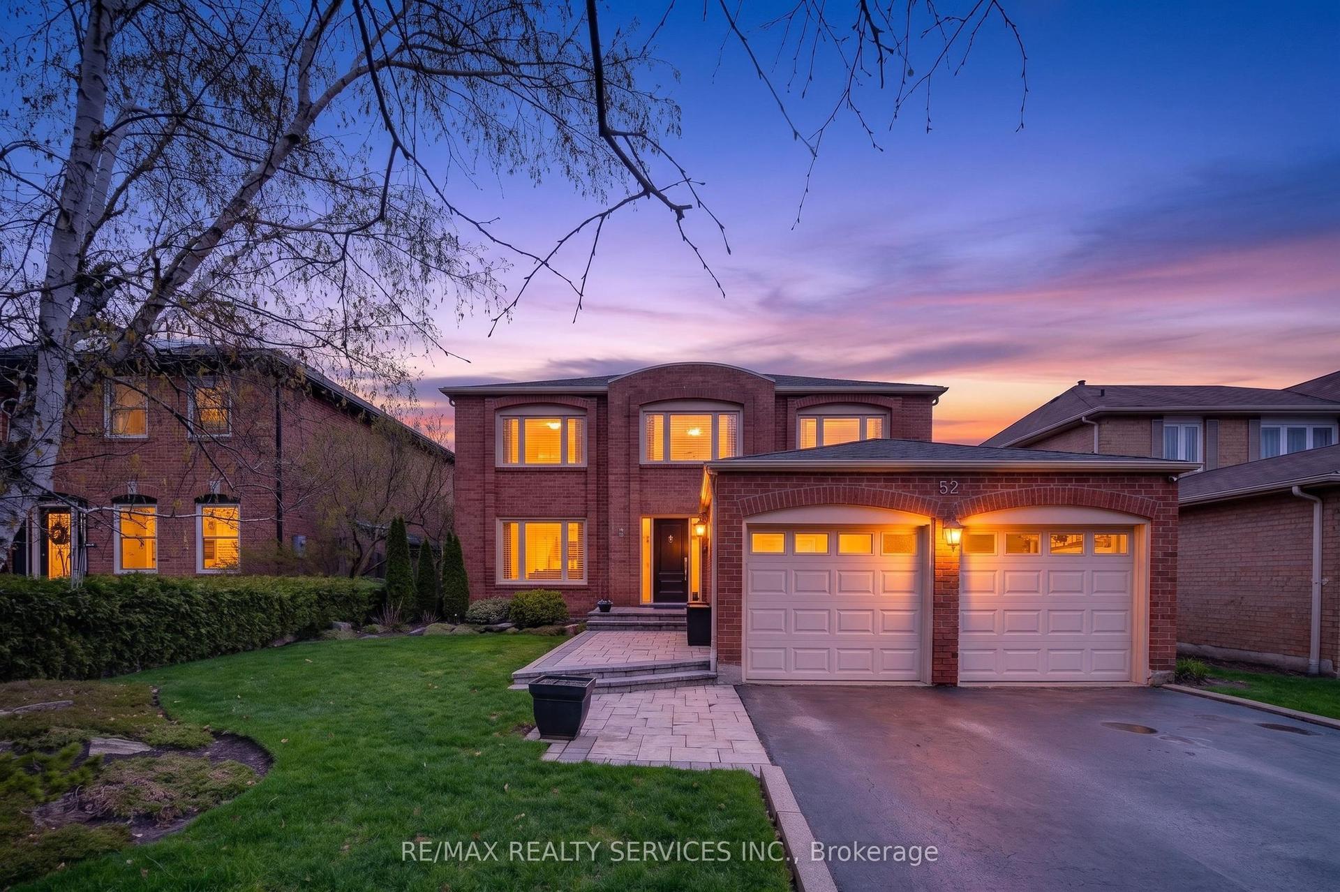 52 Nottingham Crescent — photo 1