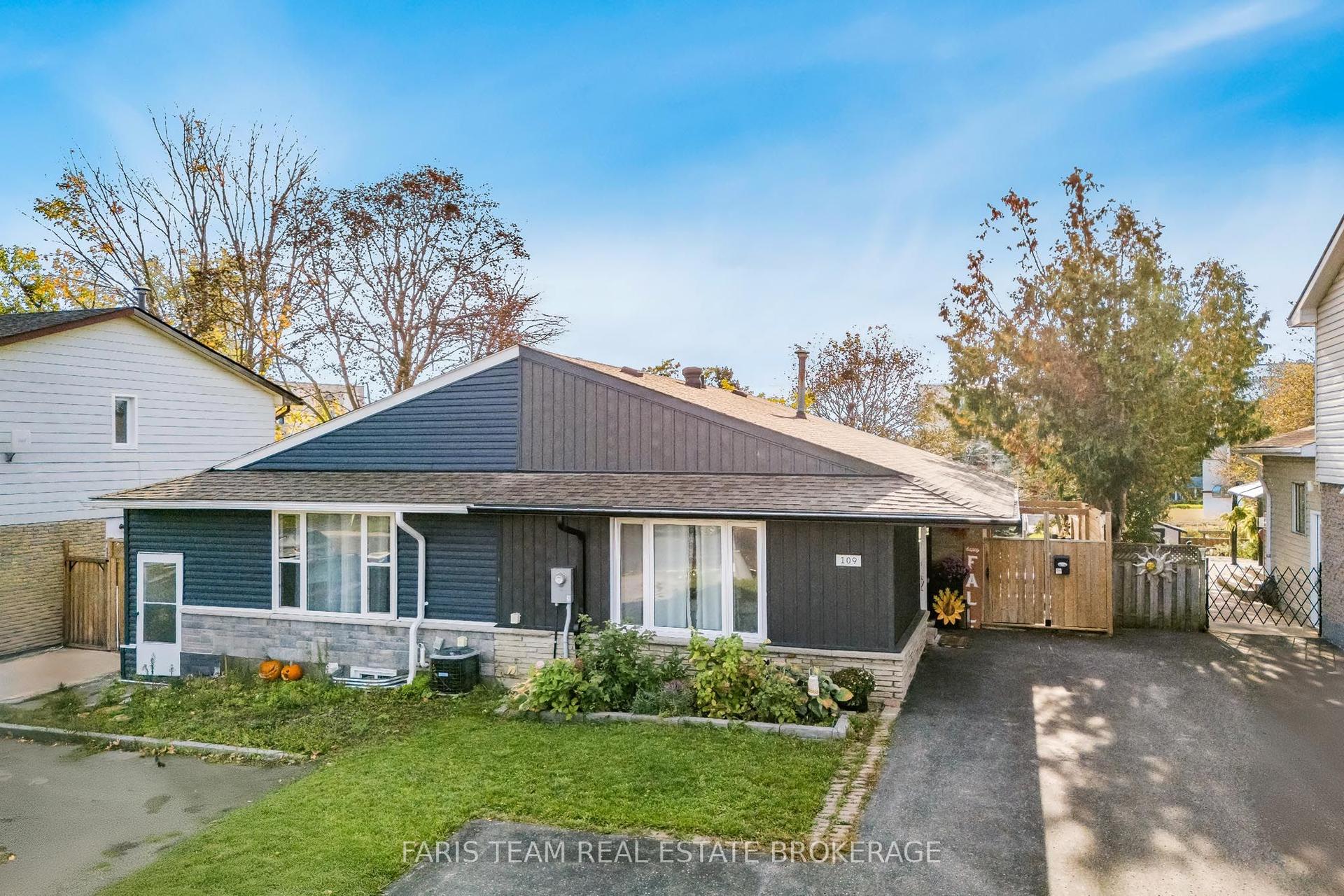 109 Daphne Crescent — photo 1