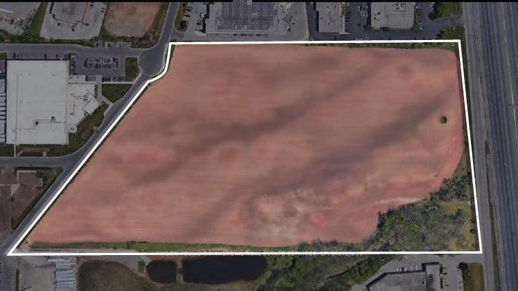 5179 North Service Road A&B #A&B — photo 1