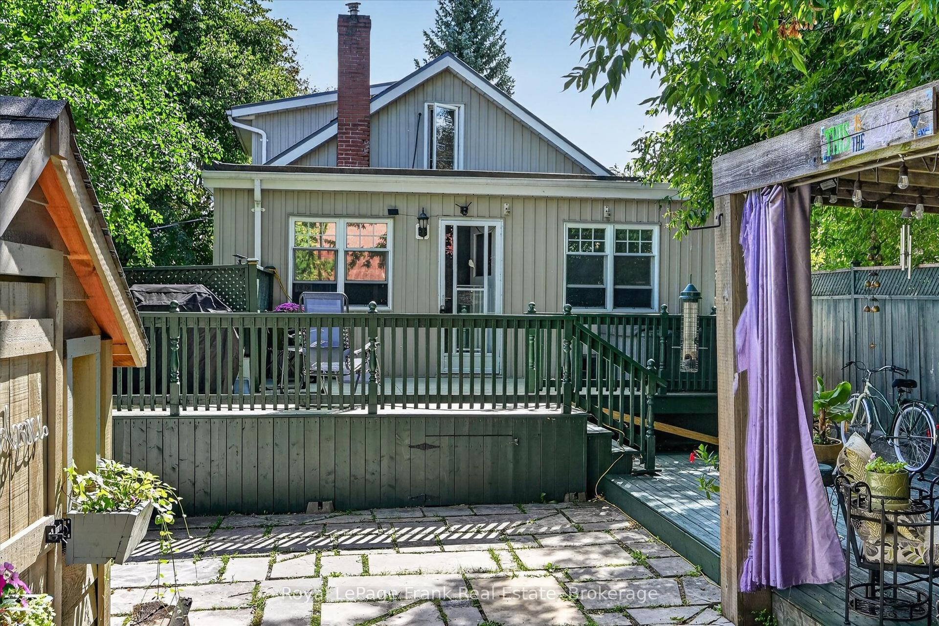 404 London Street, Peterborough — Detached for sale, photo 1