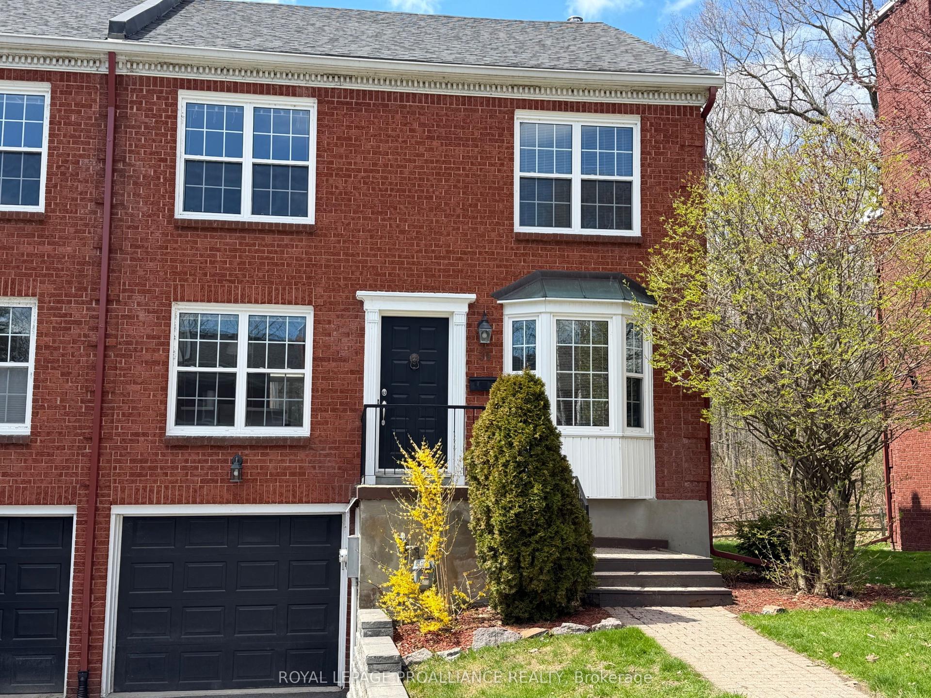 39 Country Club Place, Brockville — Condo Town for sale, photo 1