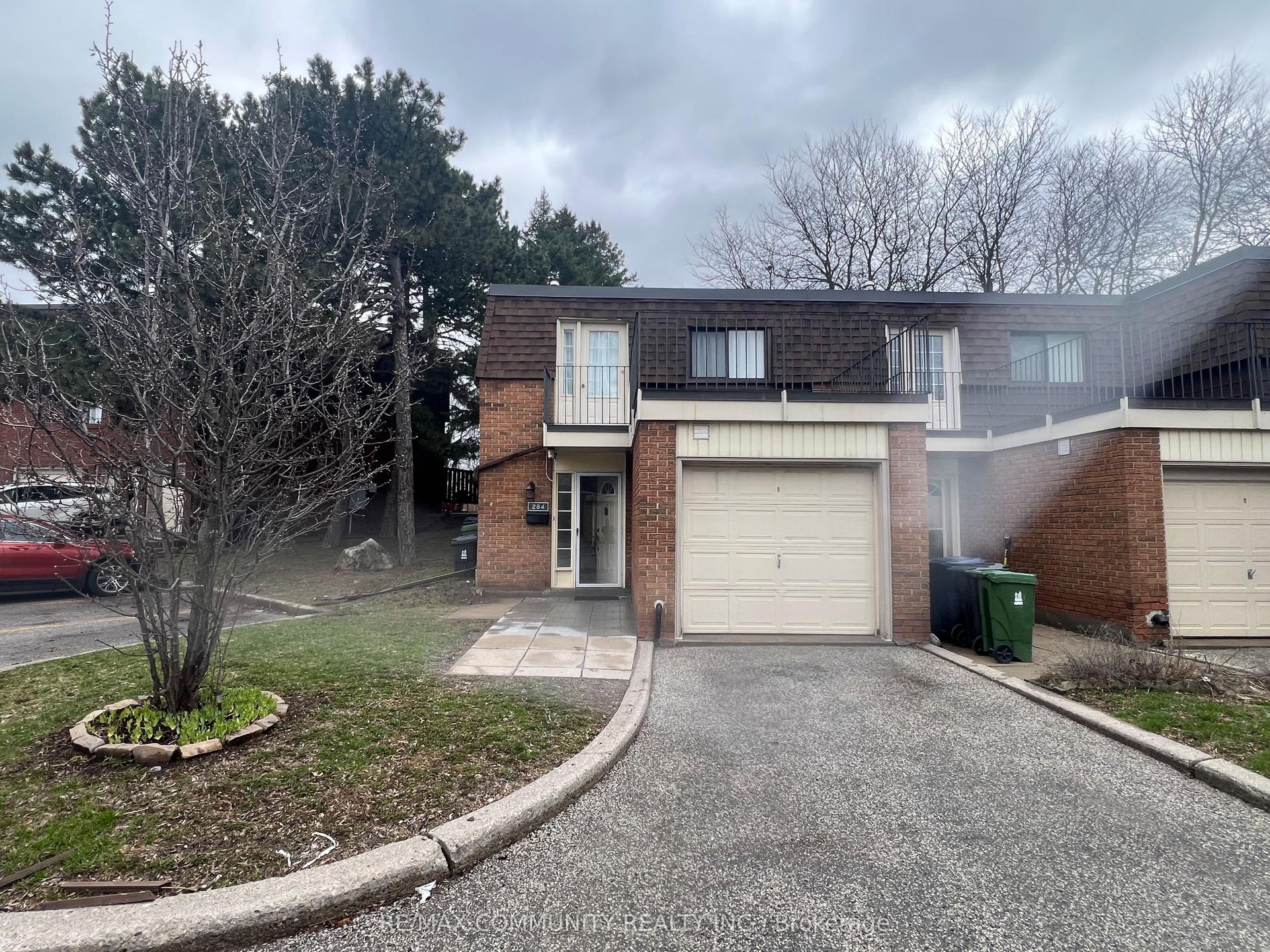 284 Sprucewood Court — photo 1