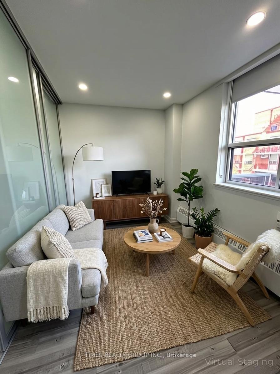 15 Walmer Road 306 #306, Toronto — Multiplex for lease, photo 1