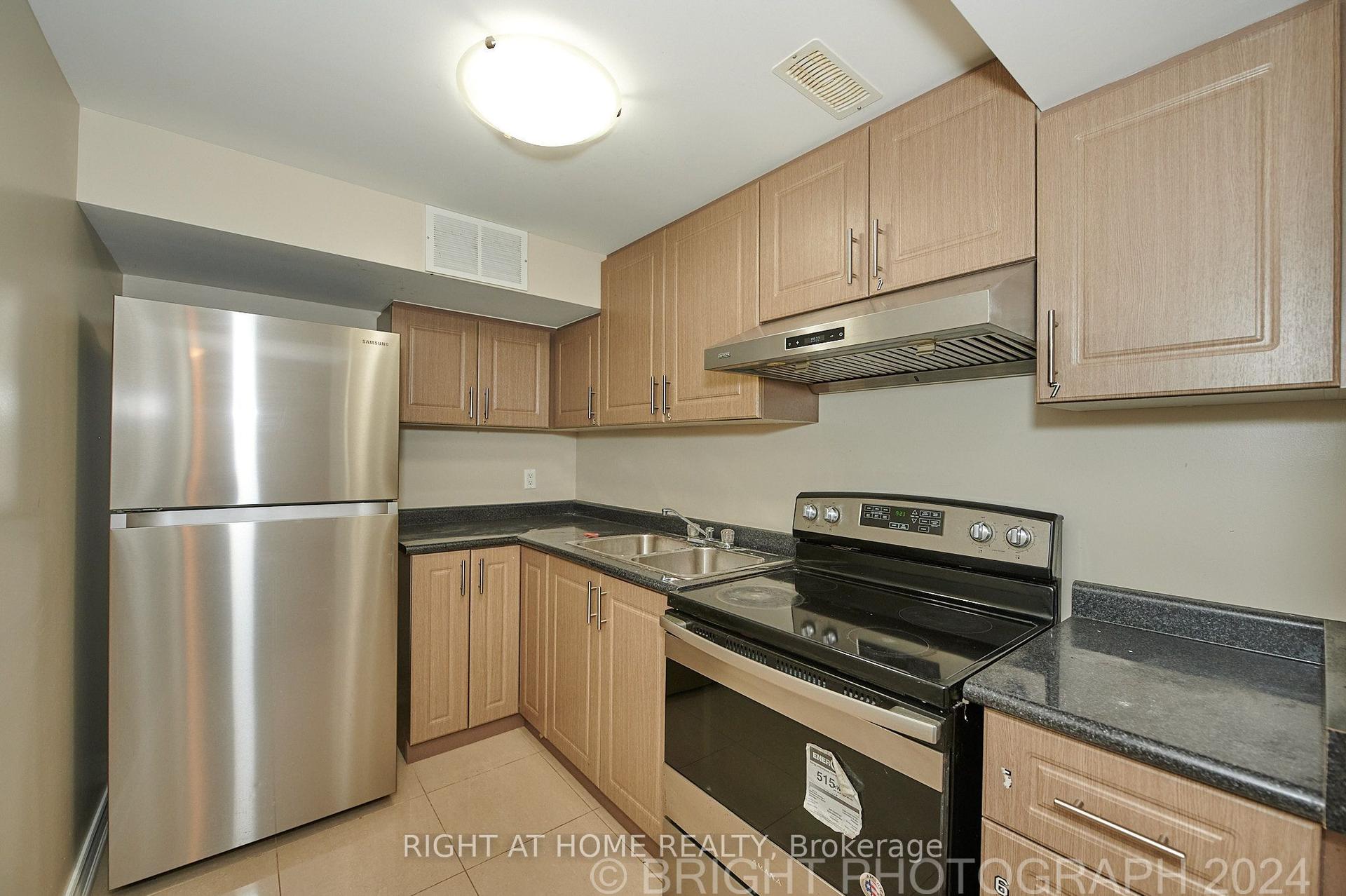 36 Ladner Drive, Toronto — Semi-Detached for lease, photo 1
