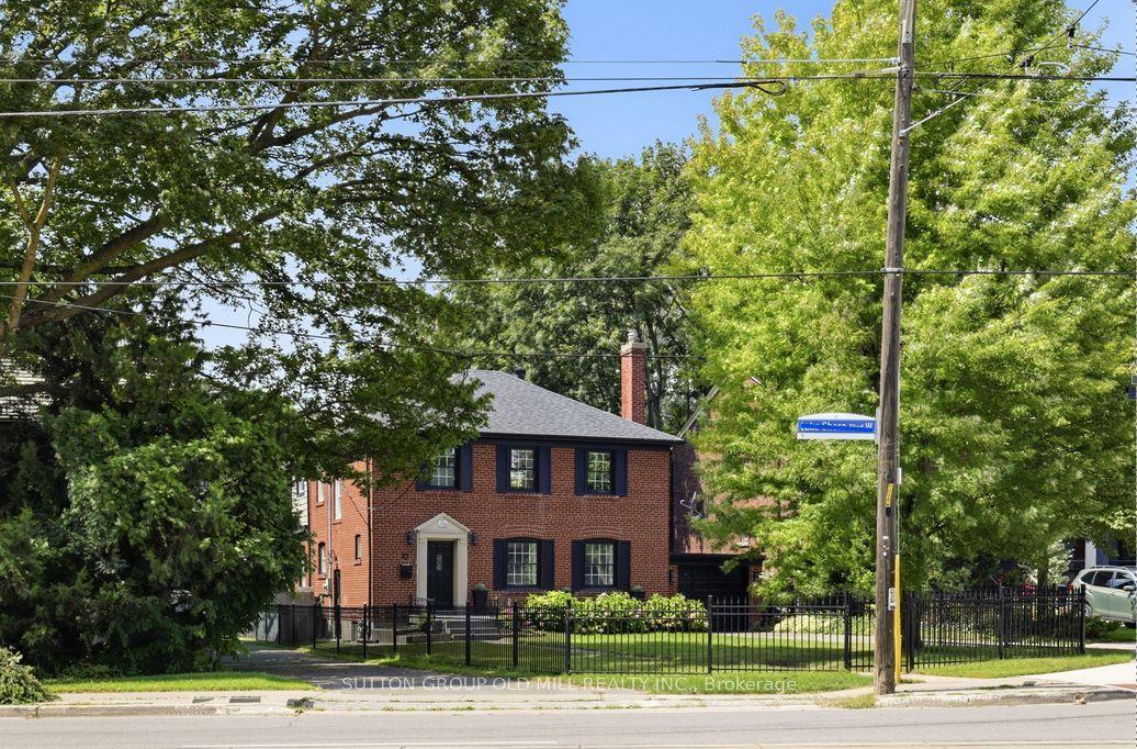 10 Queens Avenue, Toronto — Detached for sale, photo 1