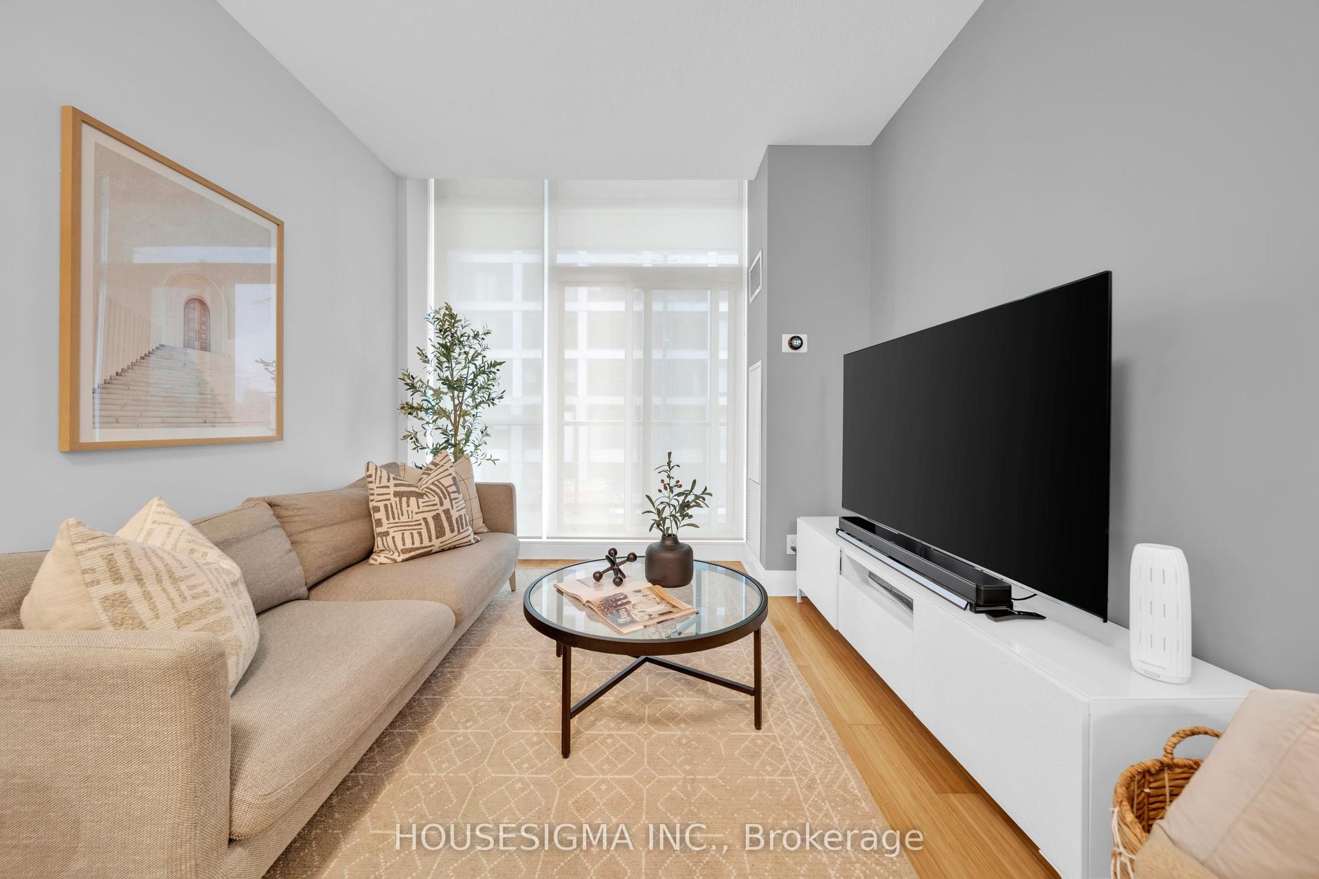 1185 The Queensway Avenue 208 #208 — photo 1