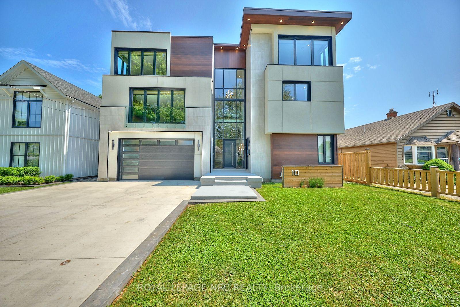 10 Pawling Street — photo 1