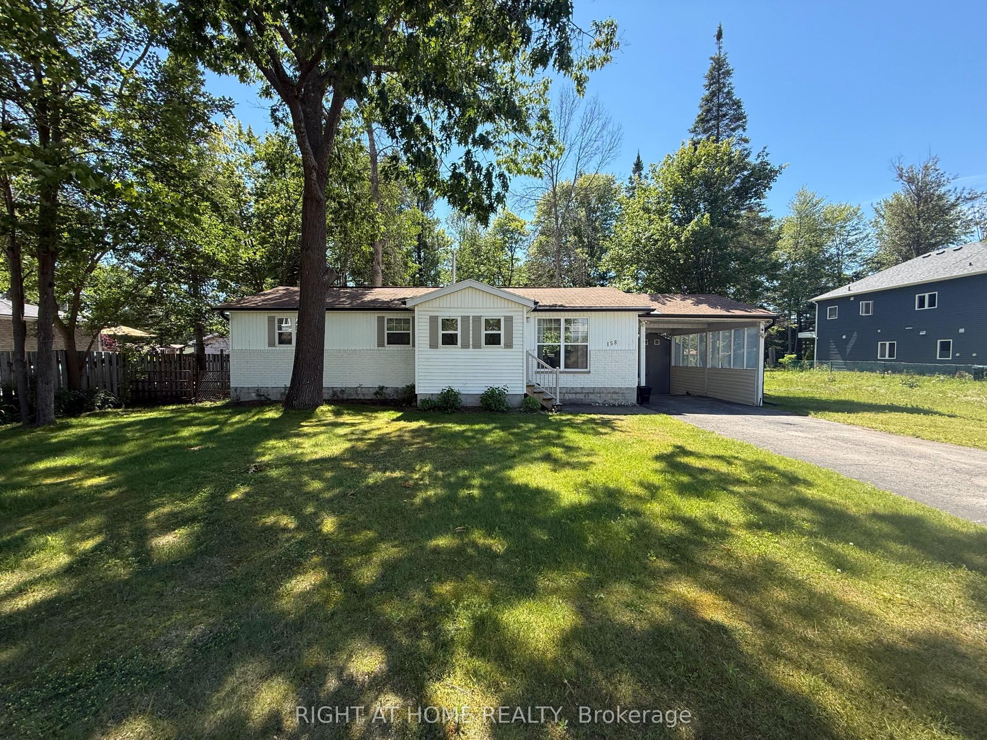 158 Zoo Park Road, Wasaga Beach — Detached for sale, photo 1