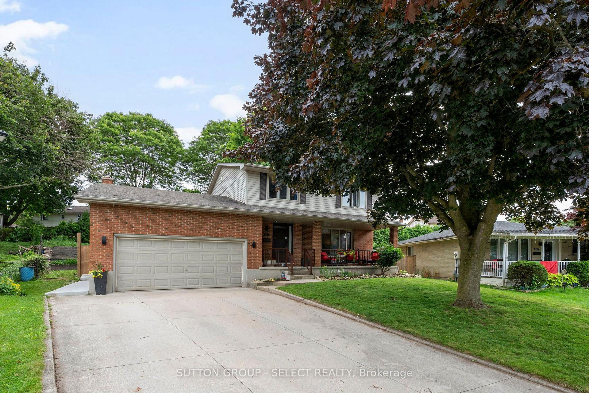 286 Highview Crescent, London South — Detached for sale, photo 1