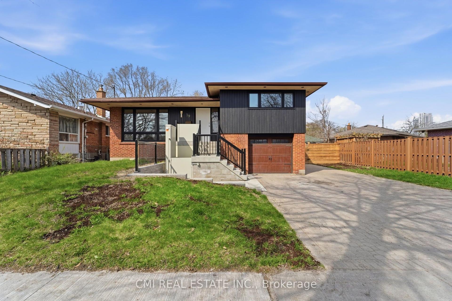 39 Earlton Road, Toronto — Detached for sale, photo 1