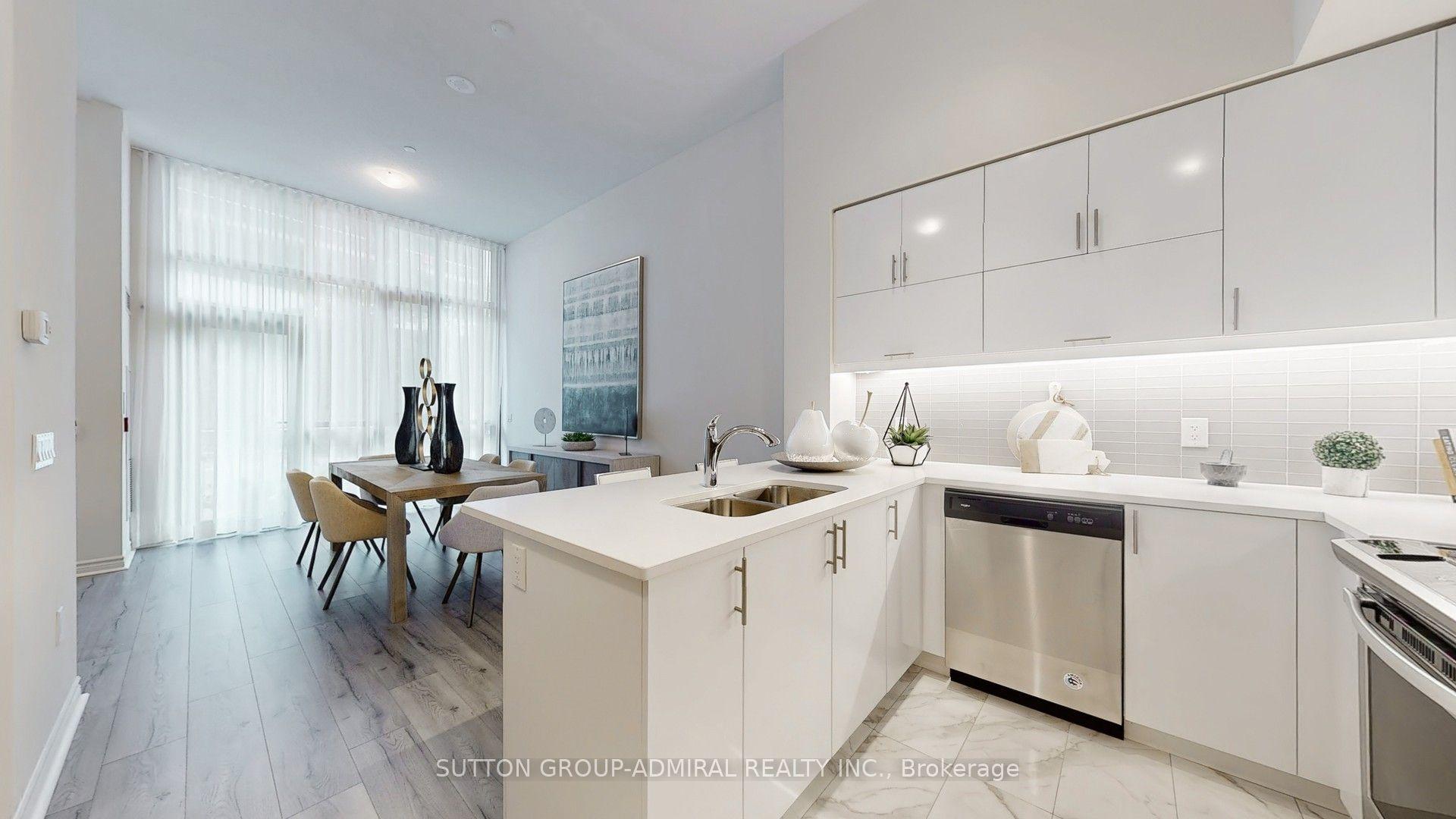 39 Annie Craig Drive Th 101 #Th 101, Toronto — Condo Town for sale, photo 1