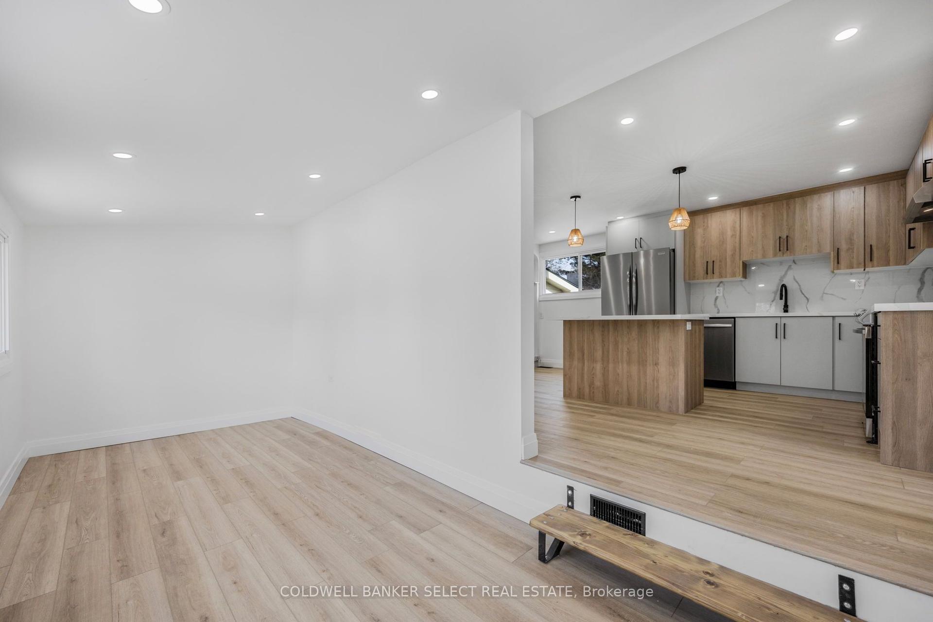 338 Old Mosley Street Unit 2 #Unit 2, Wasaga Beach — Detached for lease, photo 1