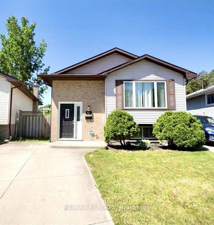 46 Caprice Crescent — photo 1
