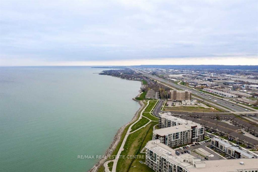 7 Waterview Drive, Hamilton — Townhouse for lease, photo 1