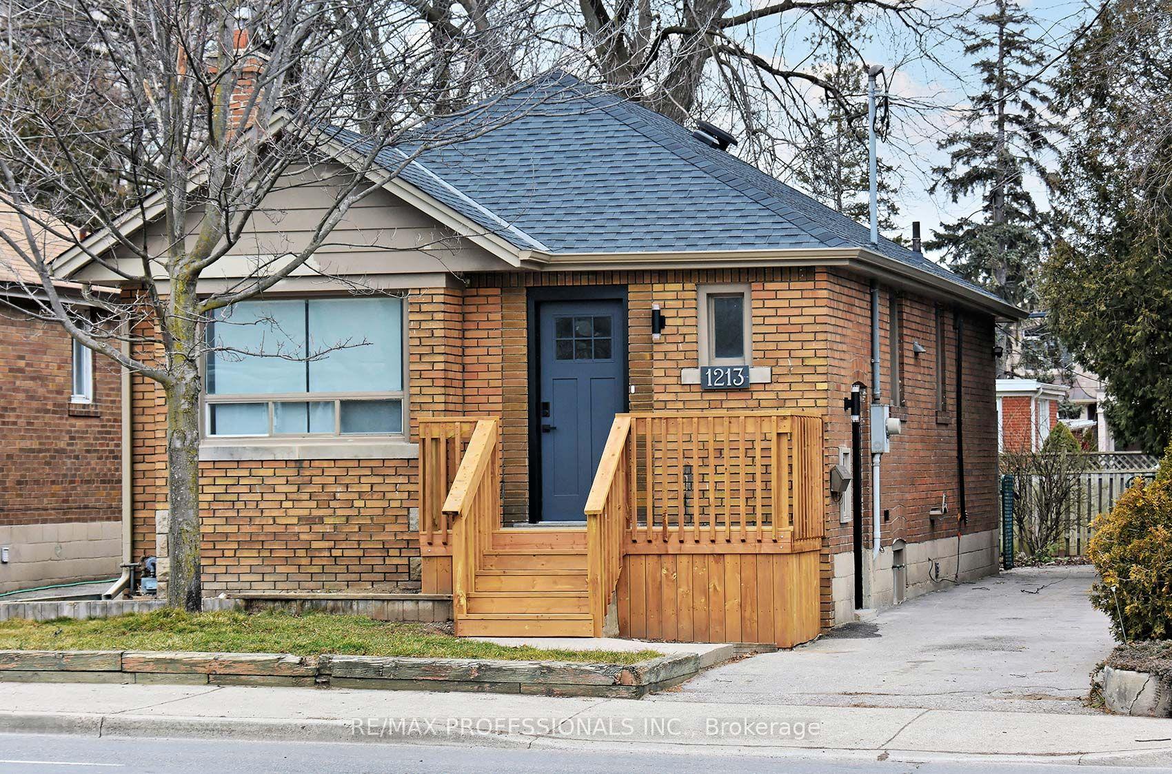 1213 Islington Avenue — photo 1