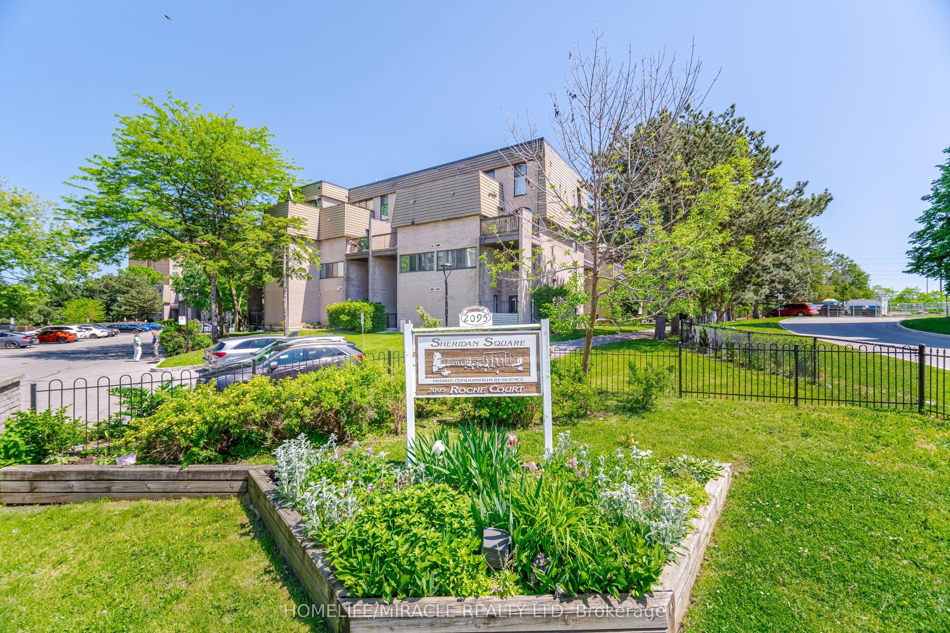 2095 Roche Court 137 #137, Mississauga — Condo Town for sale, photo 1