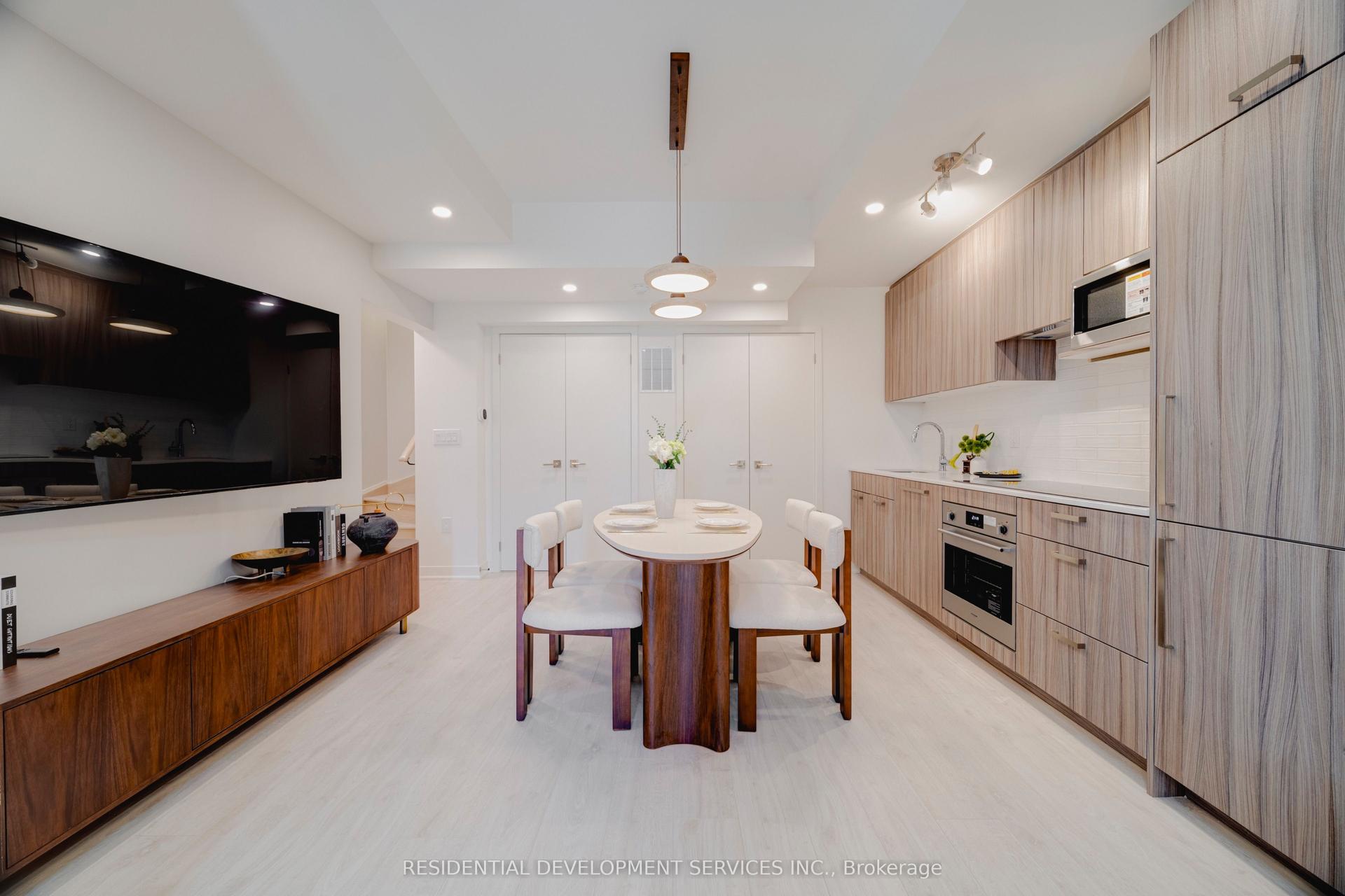 73 Curlew Drive 62 #62, Toronto — Condo Town for sale, photo 1