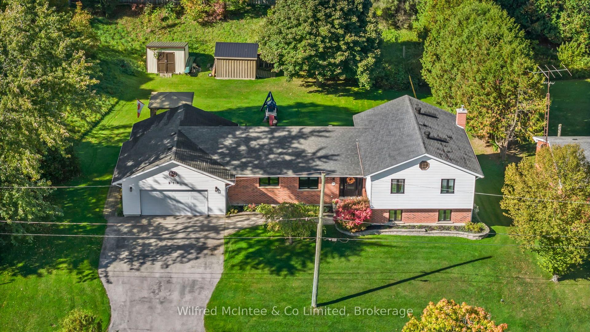 210 James Street, Arran-Elderslie — Detached for sale, photo 1