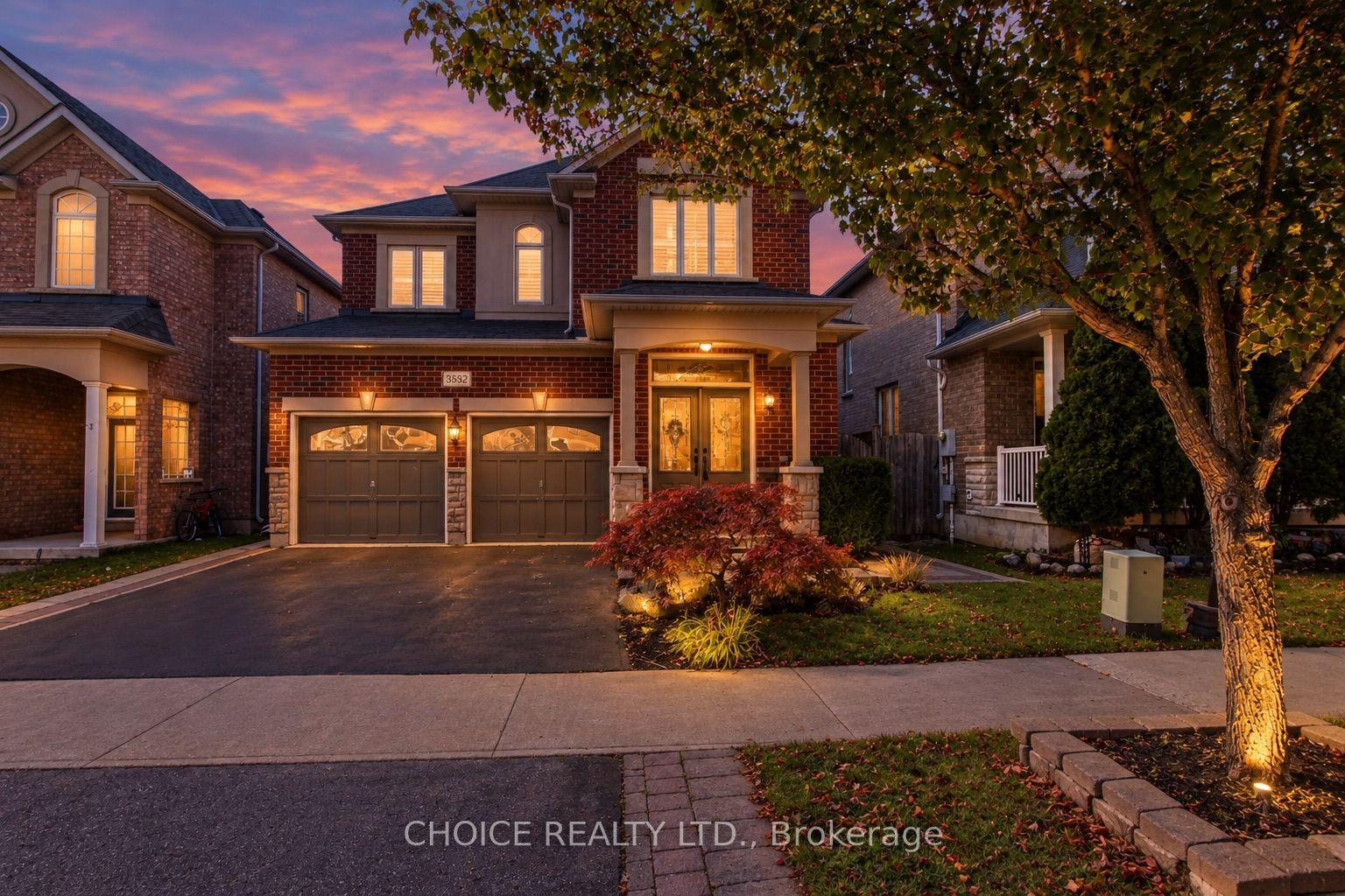 3352 Ferris Street, Burlington — Detached for sale, photo 1