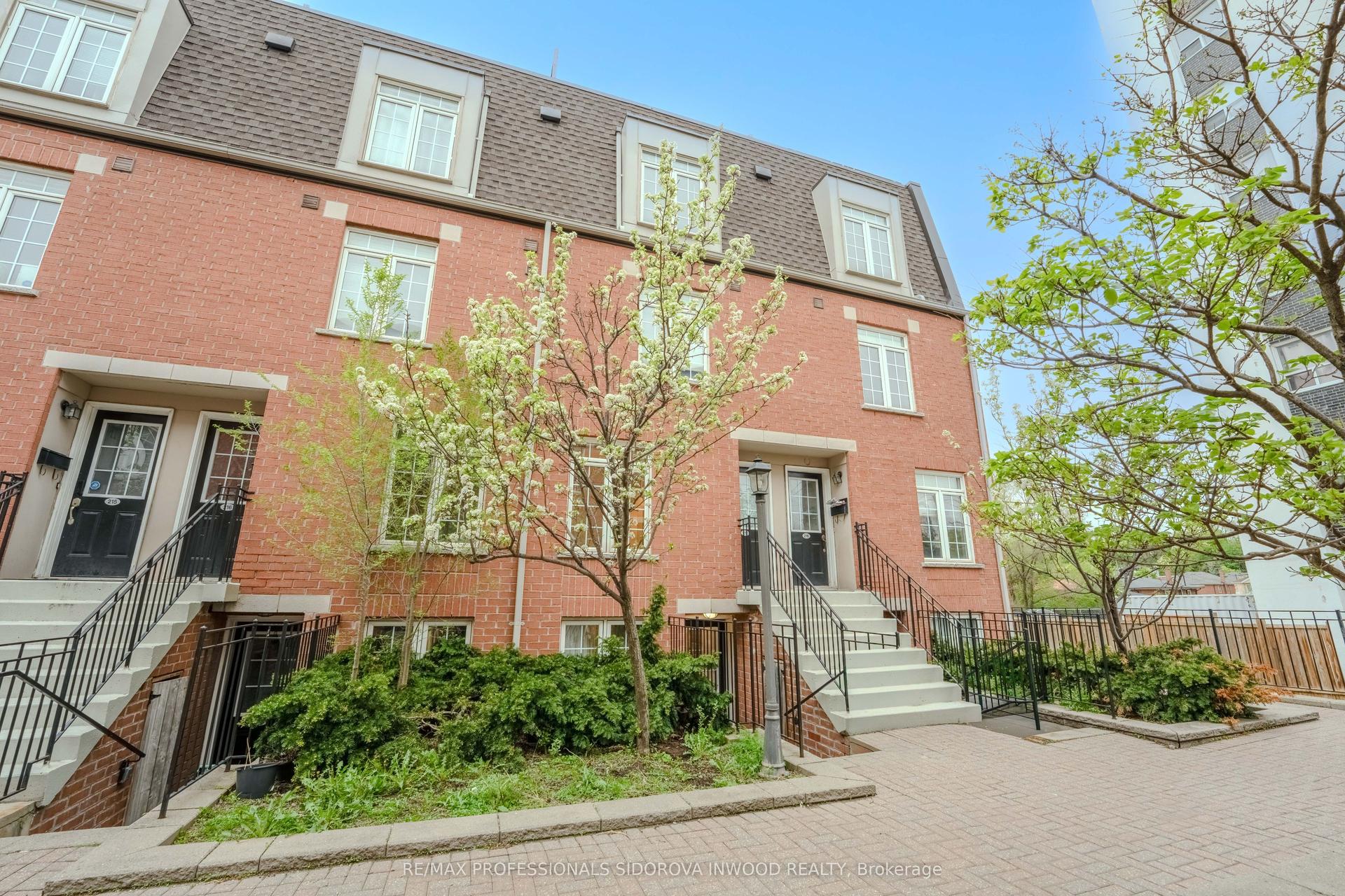 870 Jane Street 117 #117 — photo 1